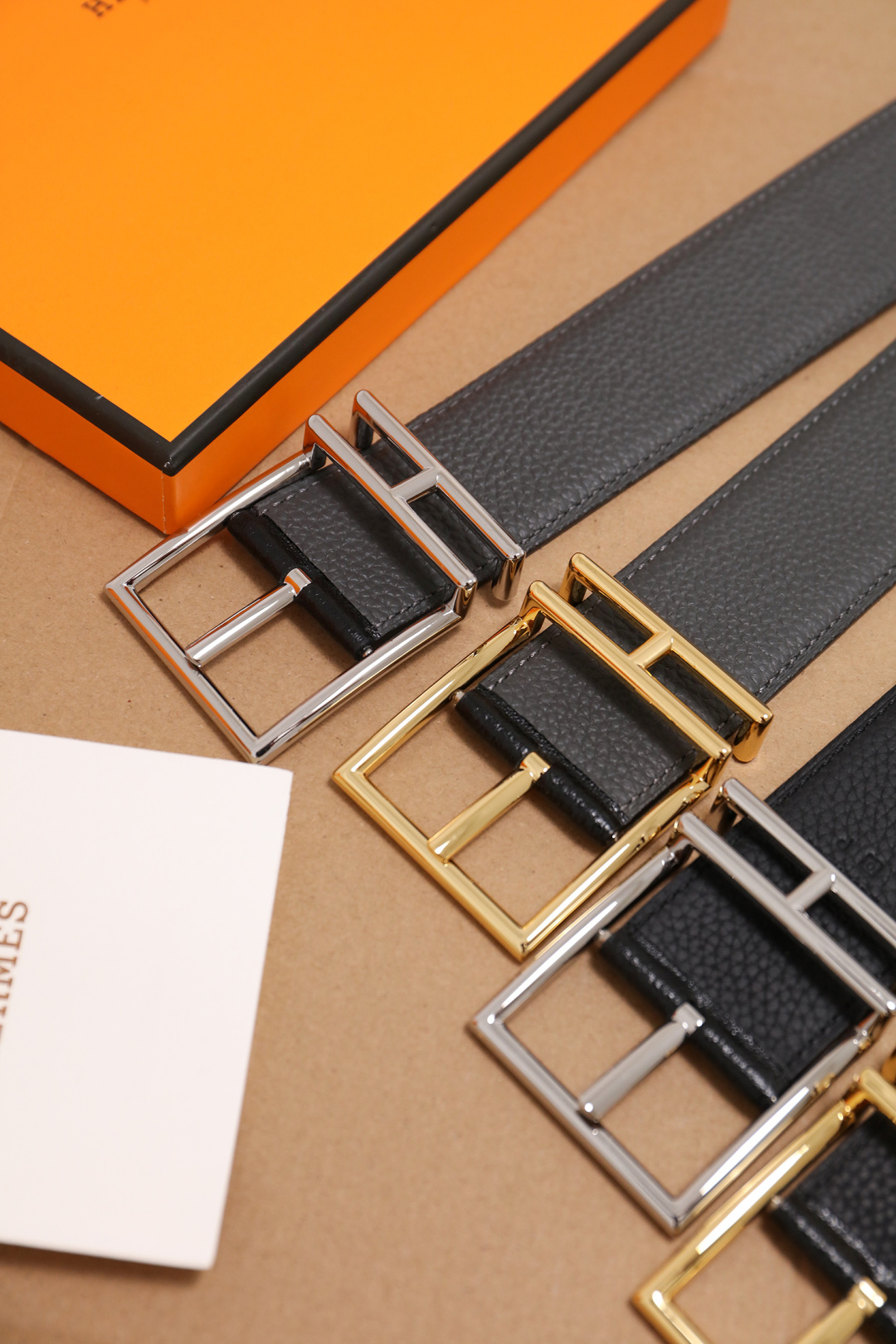 爱马仕 原单货品。双面可用 宽度3.8cmTOGO荔枝纹头层小牛皮搭配进口底皮。夹心我们也是用的纯皮，手