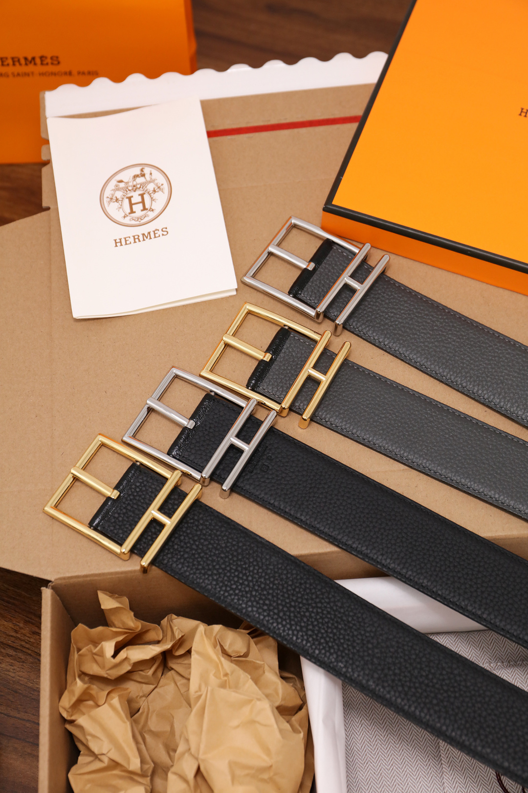 爱马仕 原单货品。双面可用 宽度3.8cmTOGO荔枝纹头层小牛皮搭配进口底皮。夹心我们也是用的纯皮，手