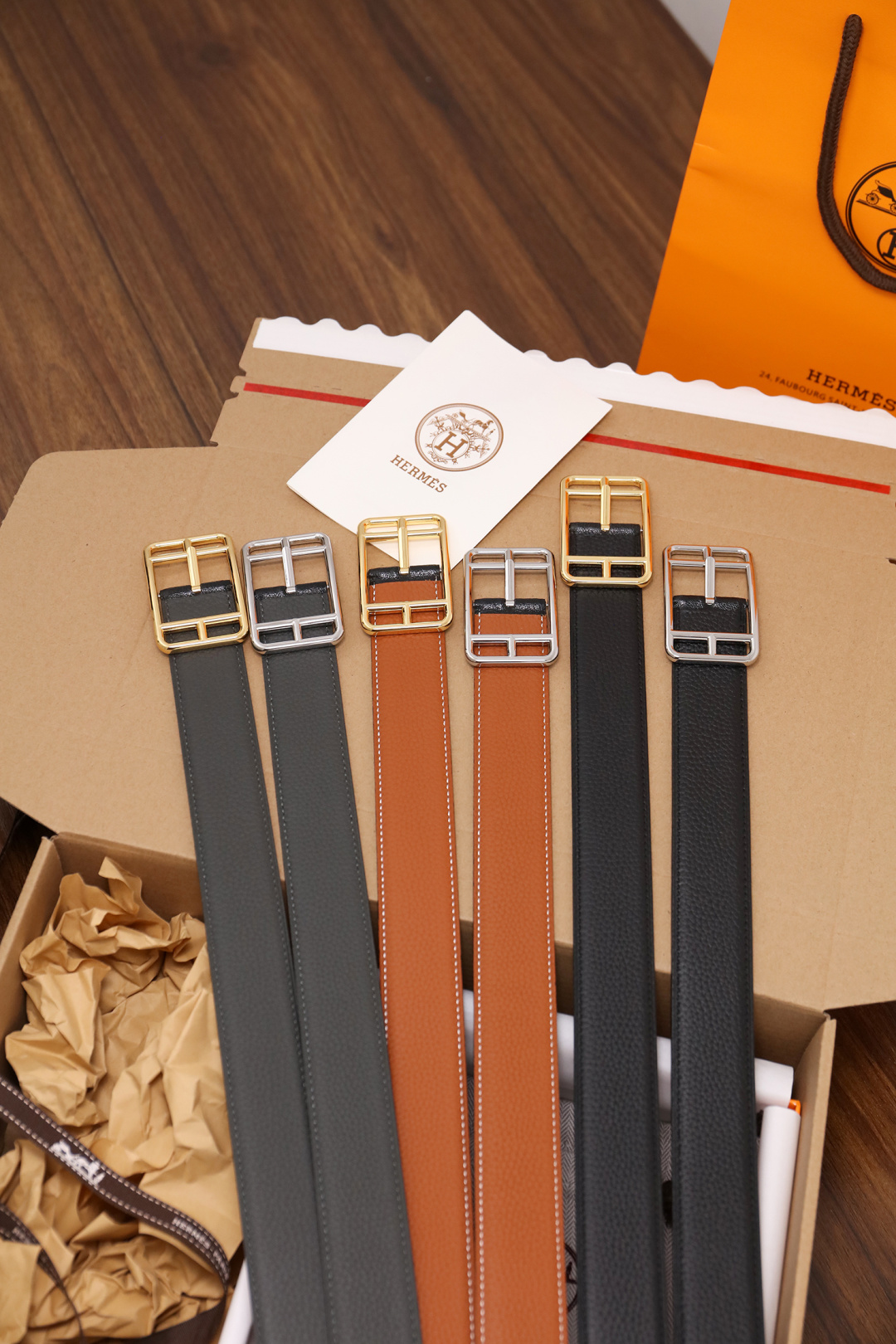 爱马仕 原单货品。双面可用 宽度3.2cm TOGO荔枝纹头层小牛皮搭配进口底皮。夹心我们也是用的纯皮，