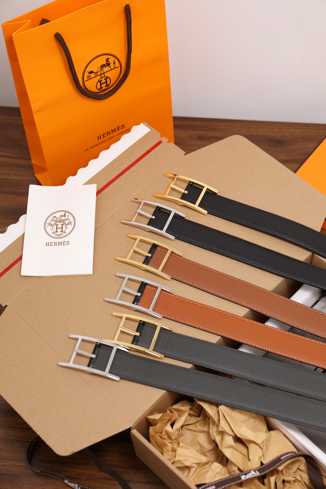 爱马仕 原单货品。双面可用 宽度3.2cm TOGO荔枝纹头层小牛皮搭配进口底皮。夹心我们也是用的纯皮，