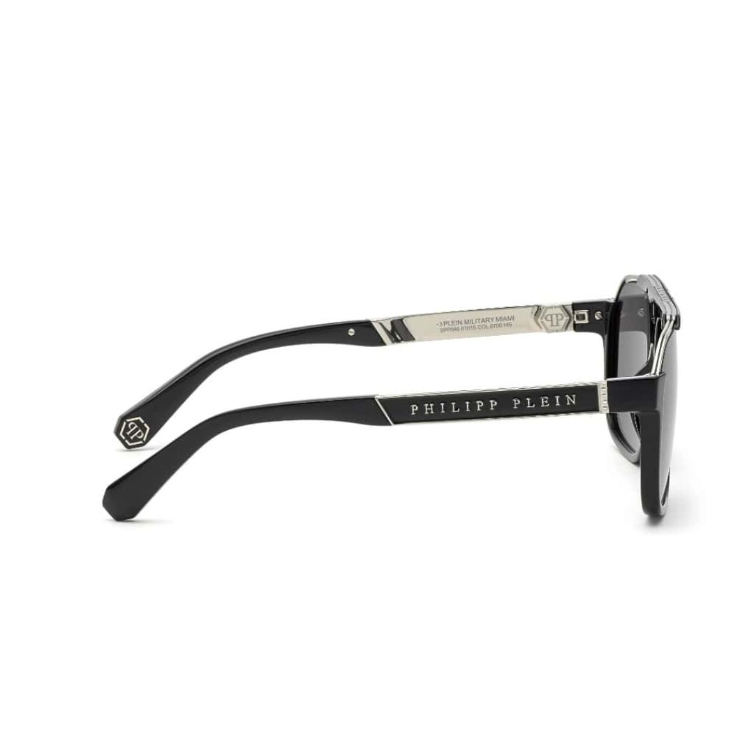 PHILIPP PLEI* 
飞行员墨镜🕶️金属细节丰富
镜腿上饰有品牌字样标识～
原版开发，细节满分💯