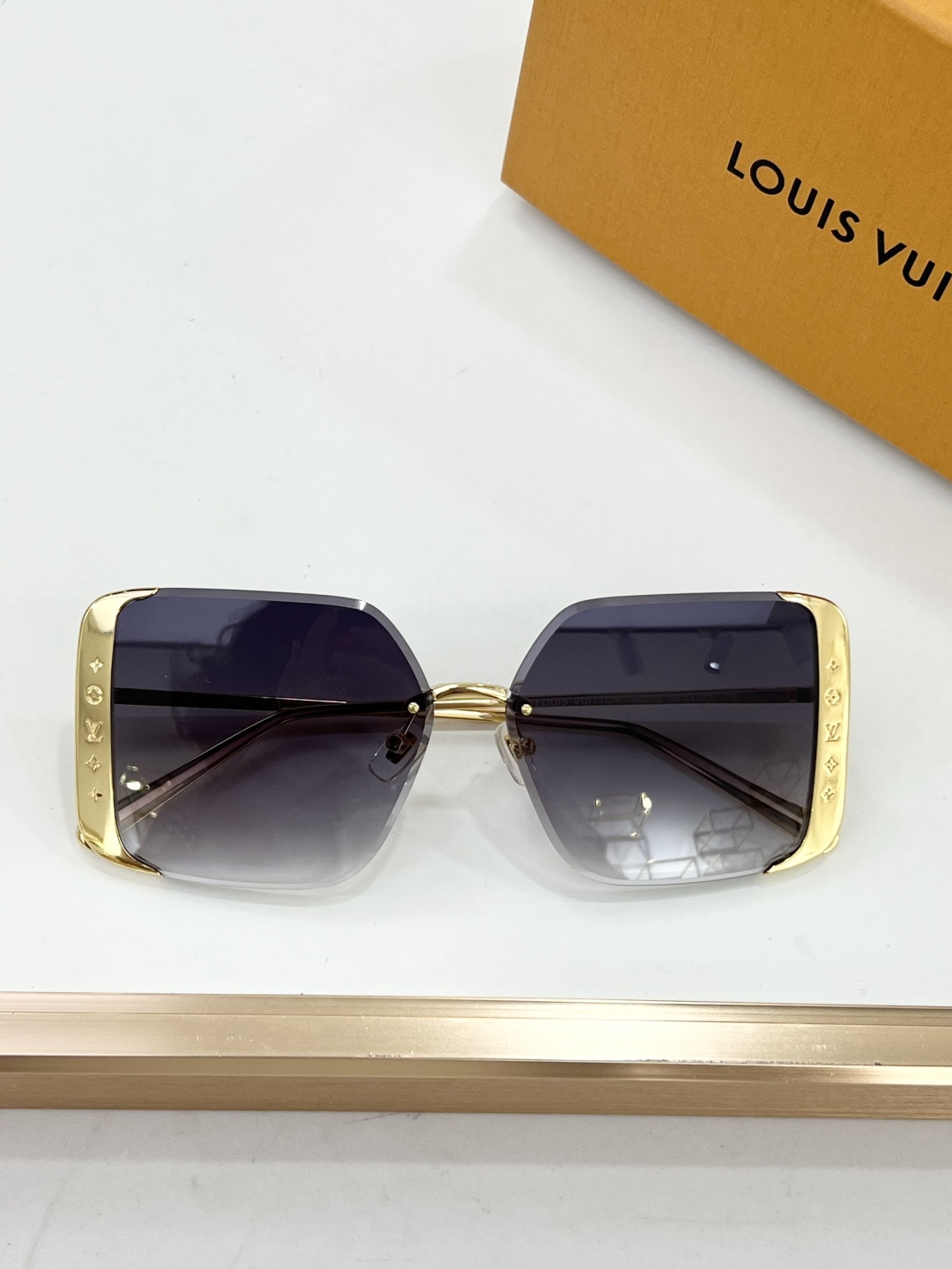 LOUIS VUITTO*MODEL：Z1994USIZE：57口13-145 🐺