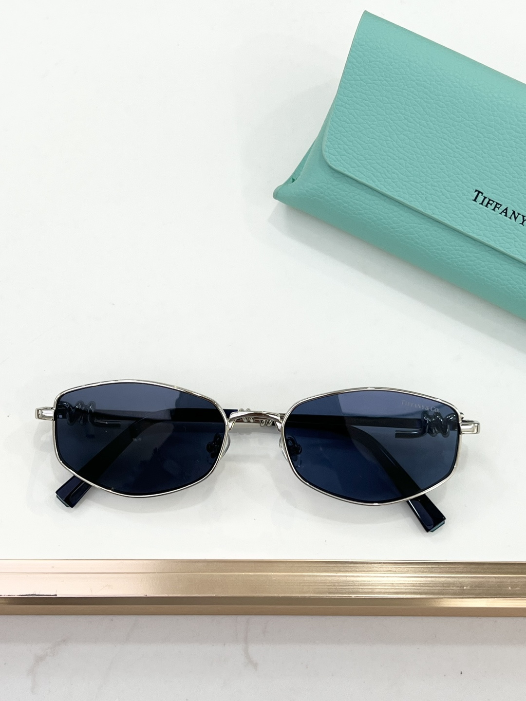 TIFFANY&Co. MODEL：TF2398D SIZE：57口17-145 