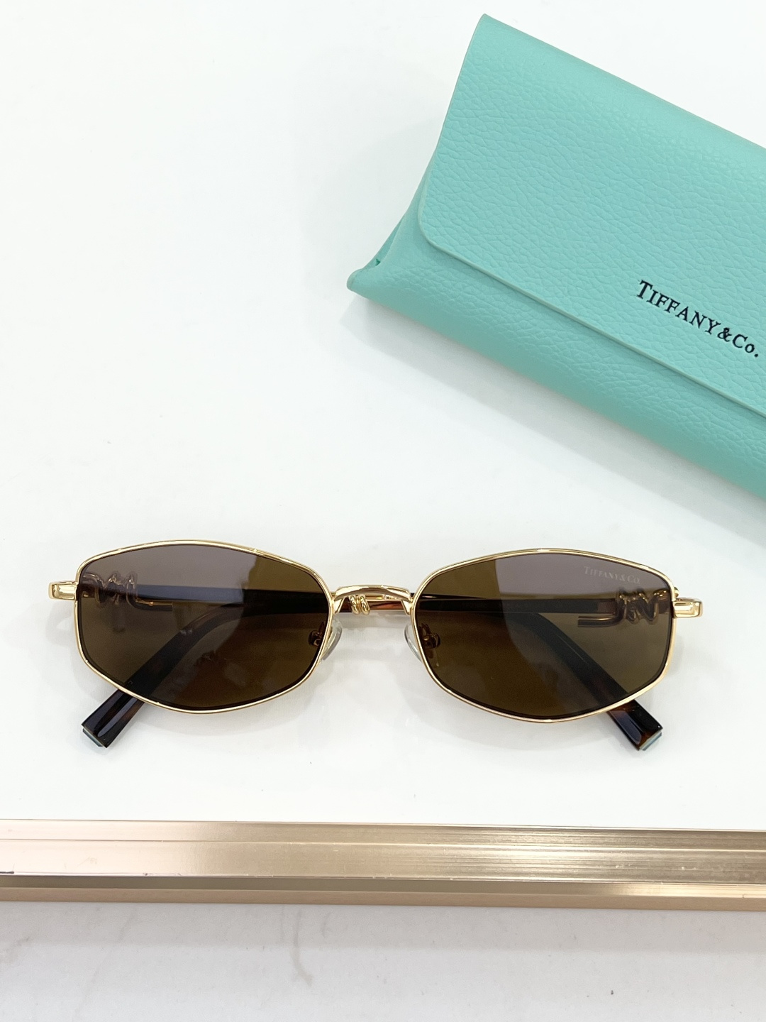 TIFFANY&Co. MODEL：TF2398D SIZE：57口17-145 