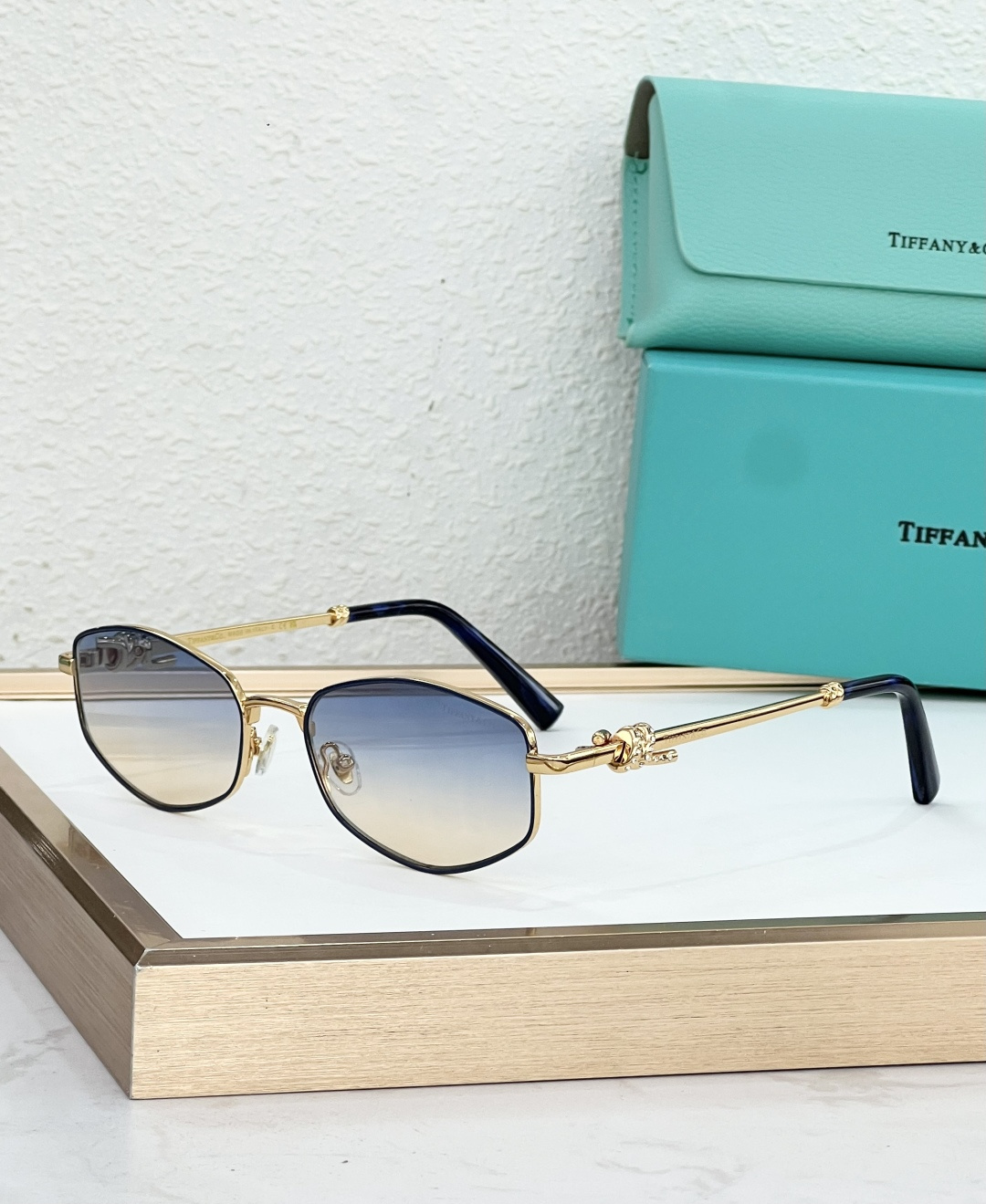 TIFFANY&Co. MODEL：TF2398D SIZE：57口17-145 