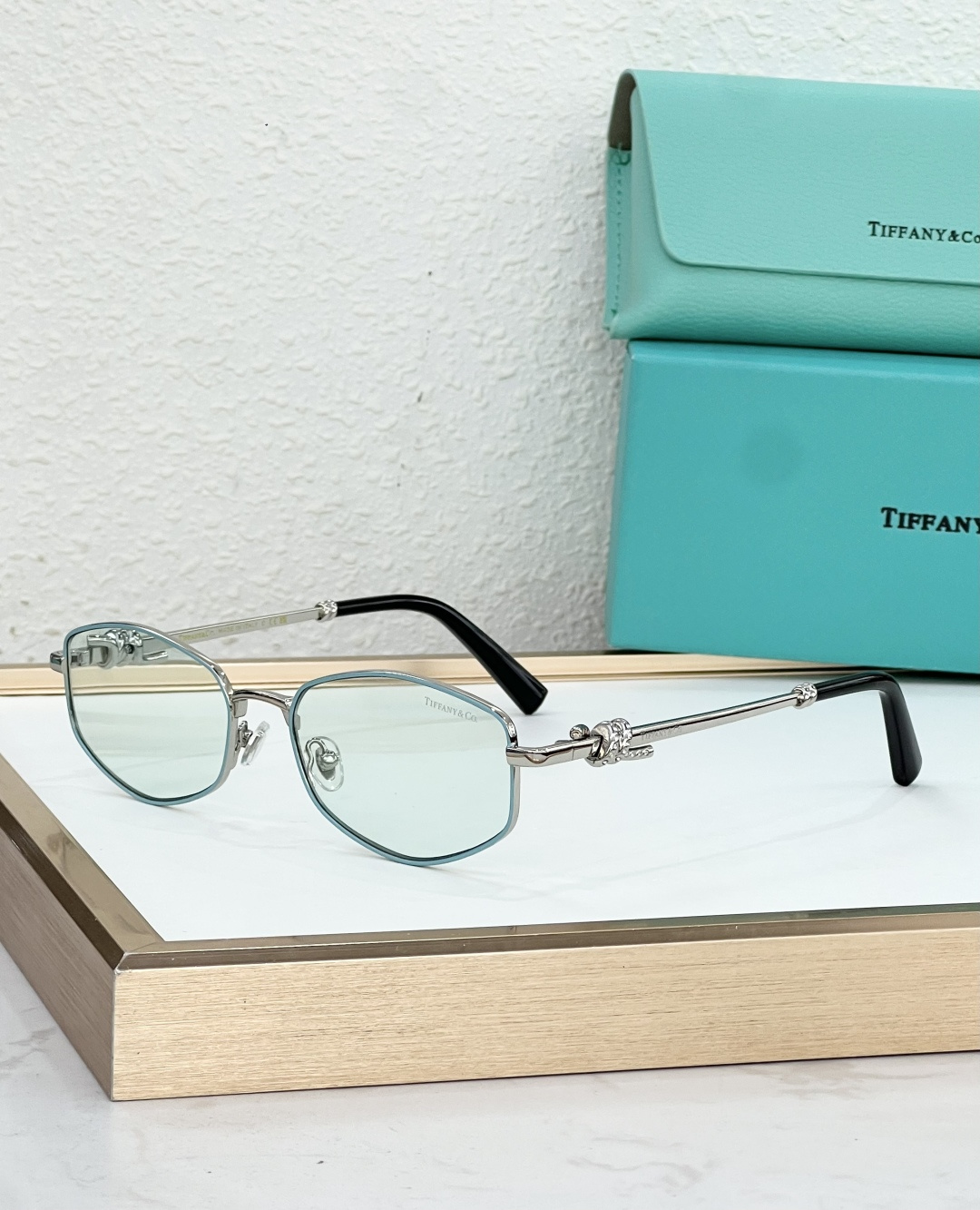 TIFFANY&Co. MODEL：TF2398D SIZE：57口17-145 