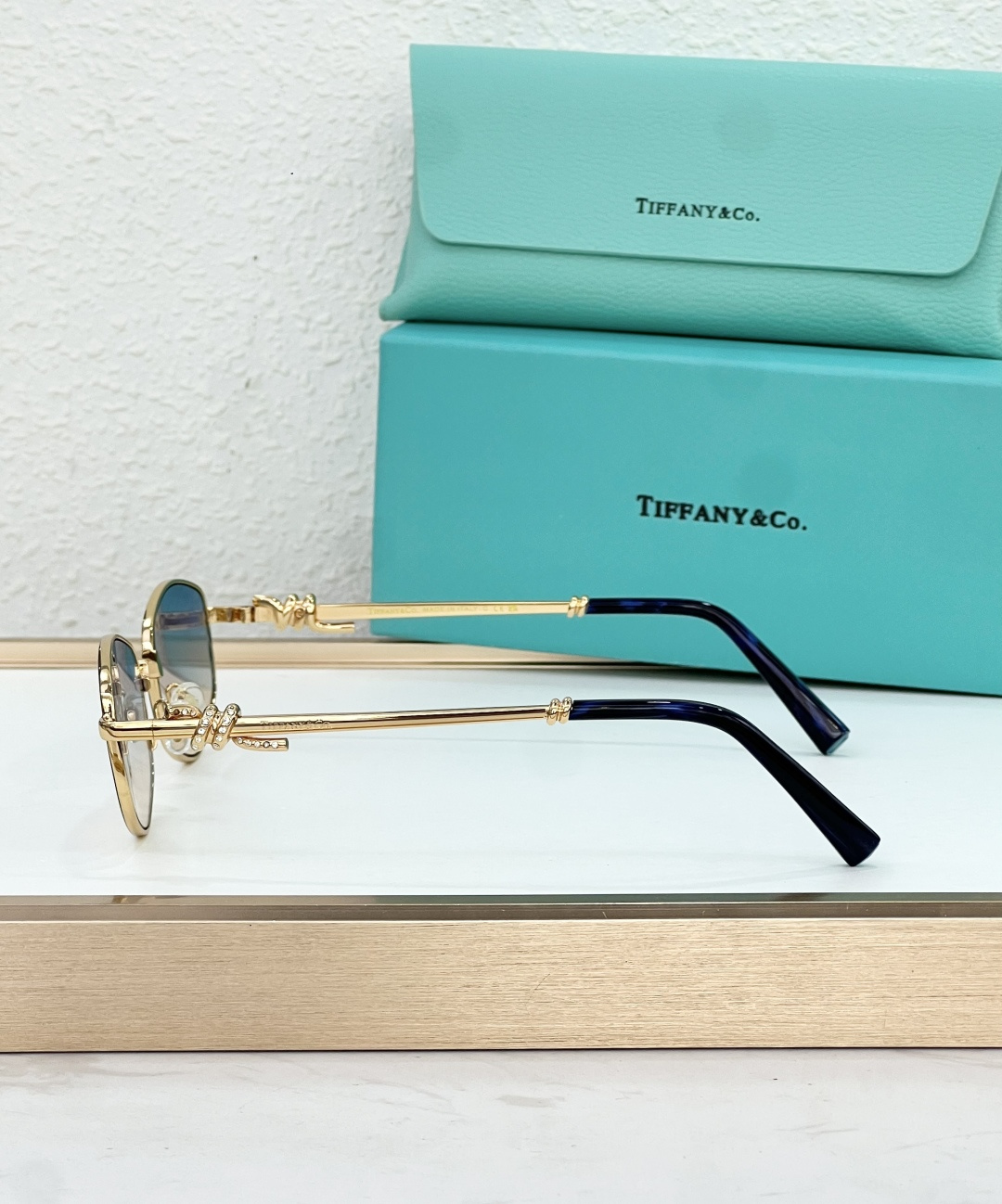 TIFFANY&Co. MODEL：TF2398D SIZE：57口17-145 