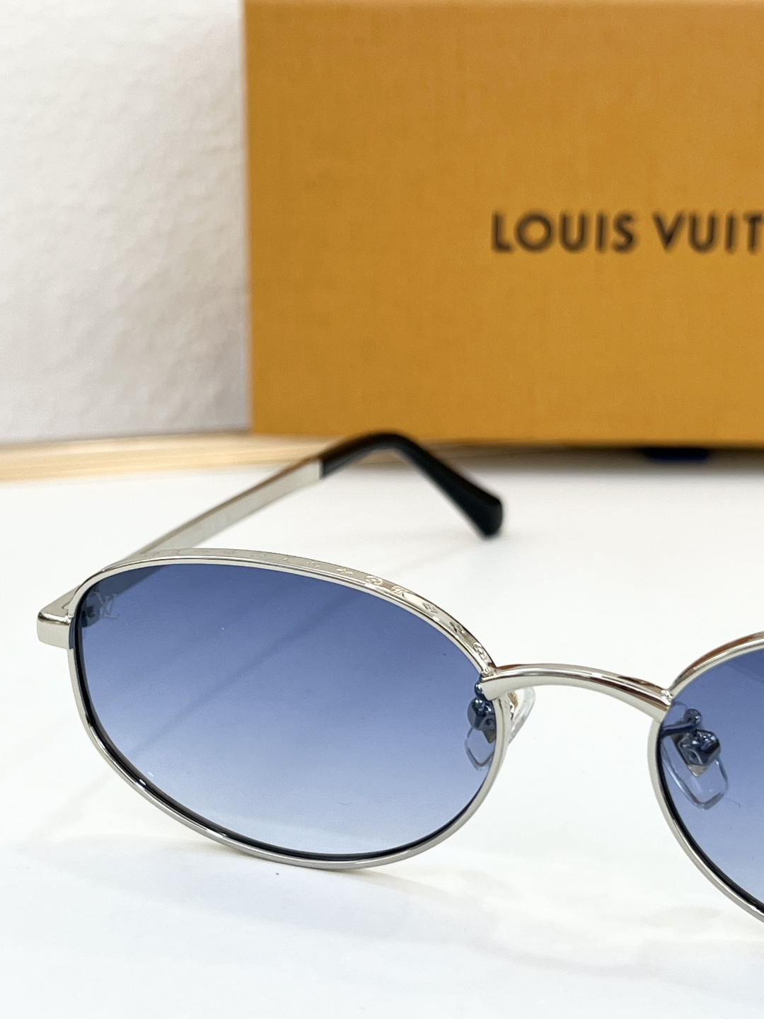 LOUIS VUITTO* MODEL：Z3622U SIZE：56口18 145 🐠 