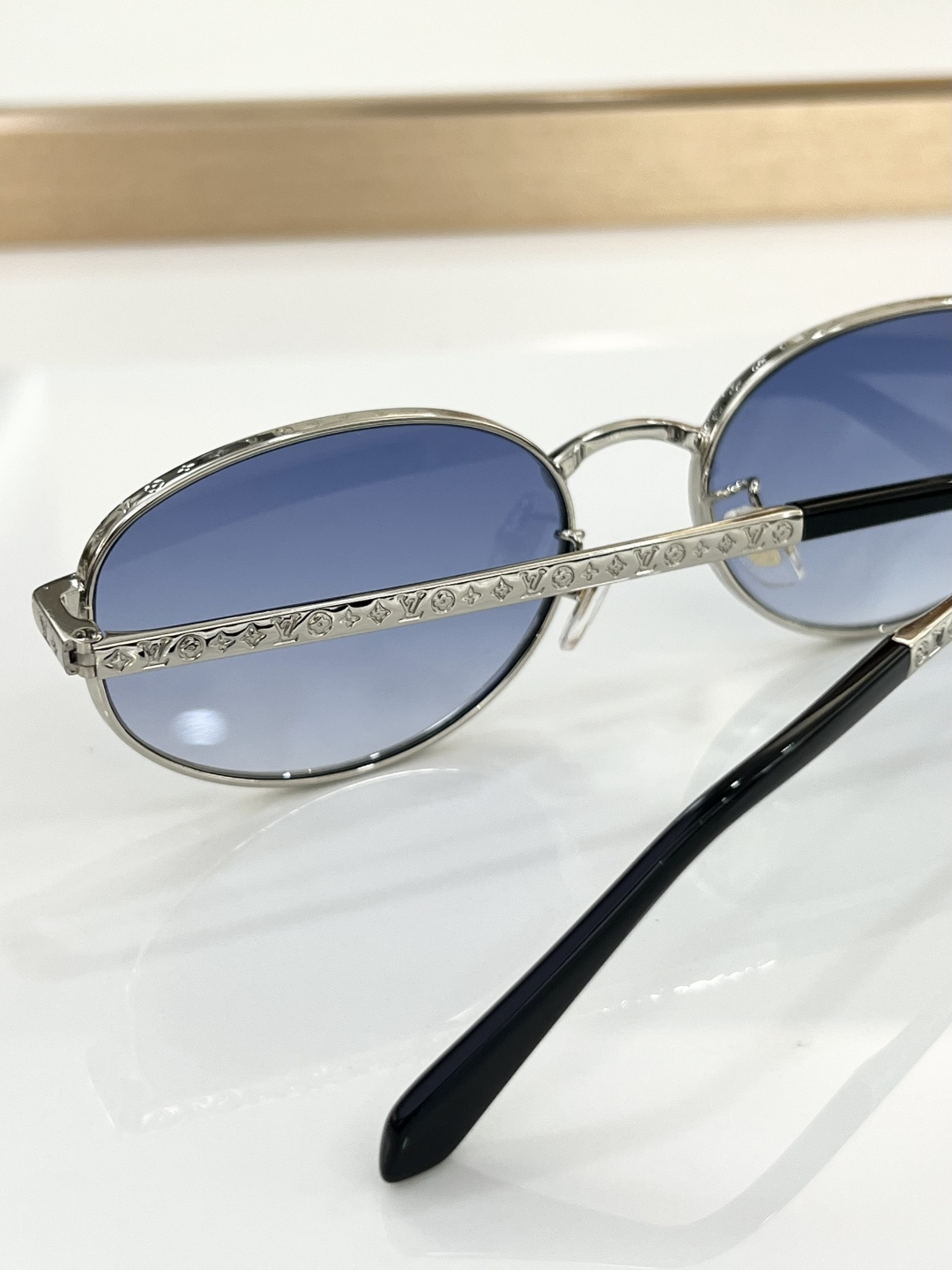 LOUIS VUITTO* MODEL：Z3622U SIZE：56口18 145 🐠 