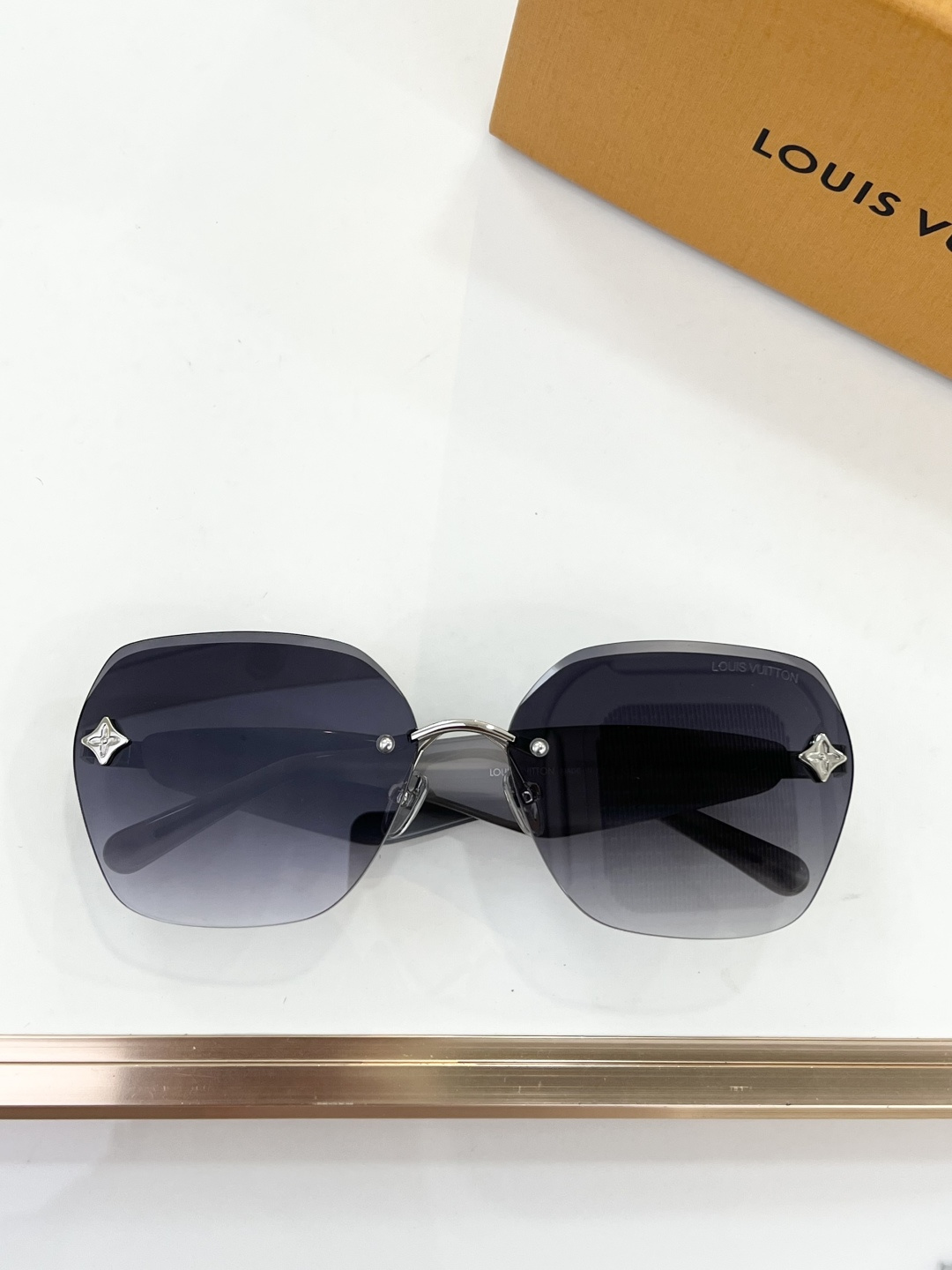 LOUIS VUITTON MODEL：Z8337 SIZE：65口15-145 🐜 