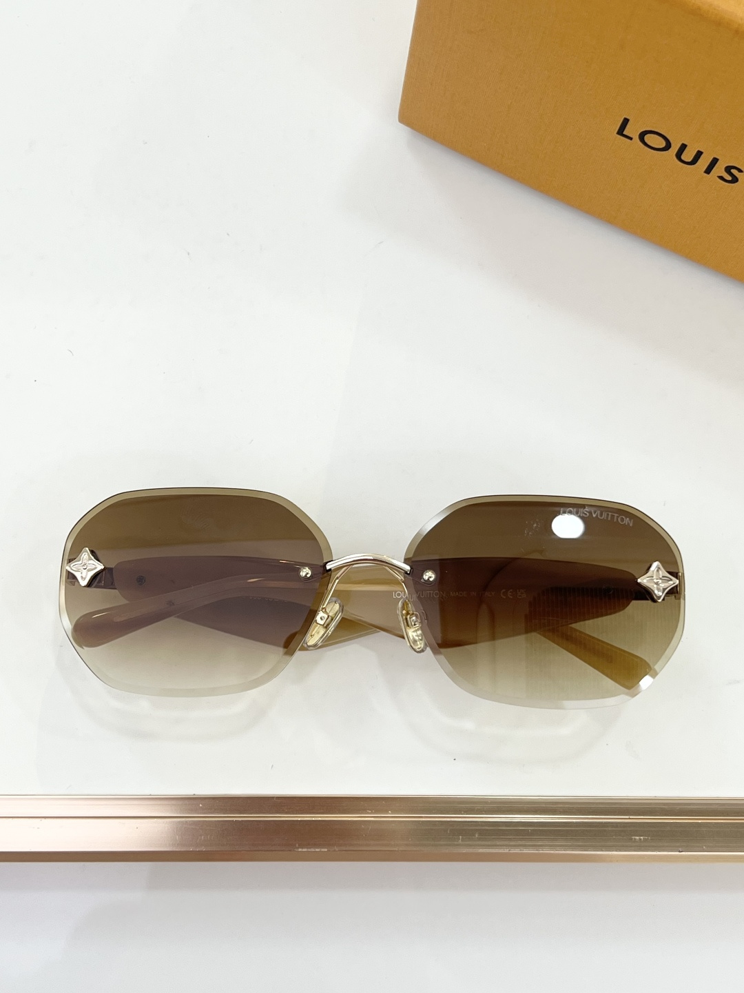LOUIS VUITTON MODEL：Z8338 SIZE：63口15-145 🐜 