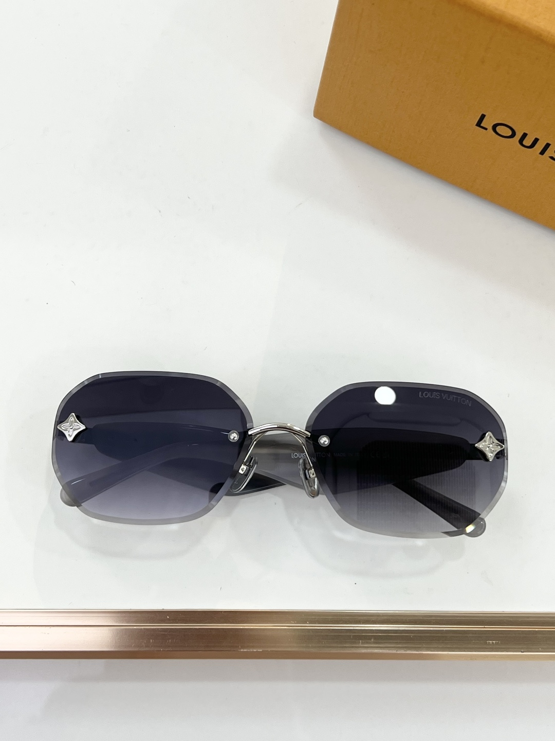 LOUIS VUITTON MODEL：Z8338 SIZE：63口15-145 🐜 