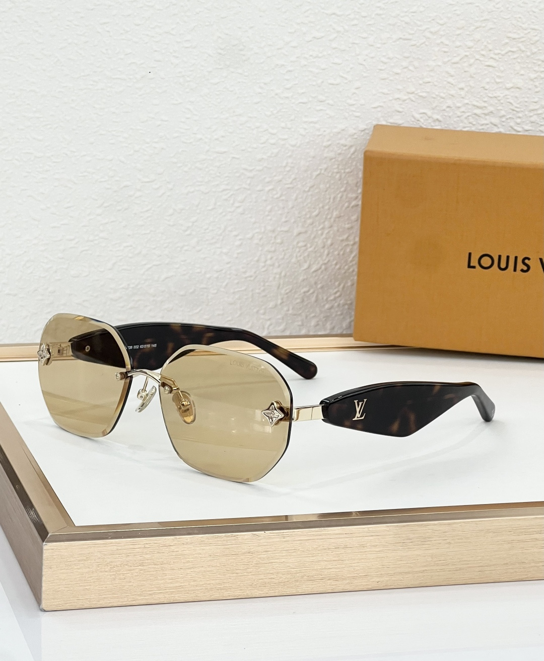 LOUIS VUITTON MODEL：Z8338 SIZE：63口15-145 🐜 