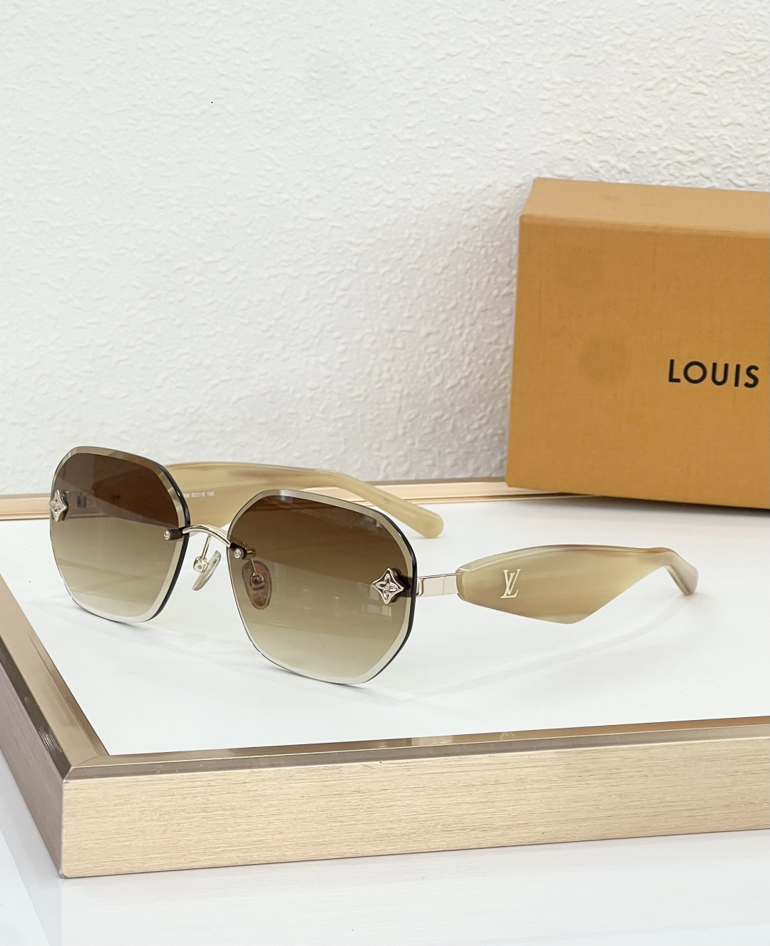 LOUIS VUITTON MODEL：Z8338 SIZE：63口15-145 🐜 