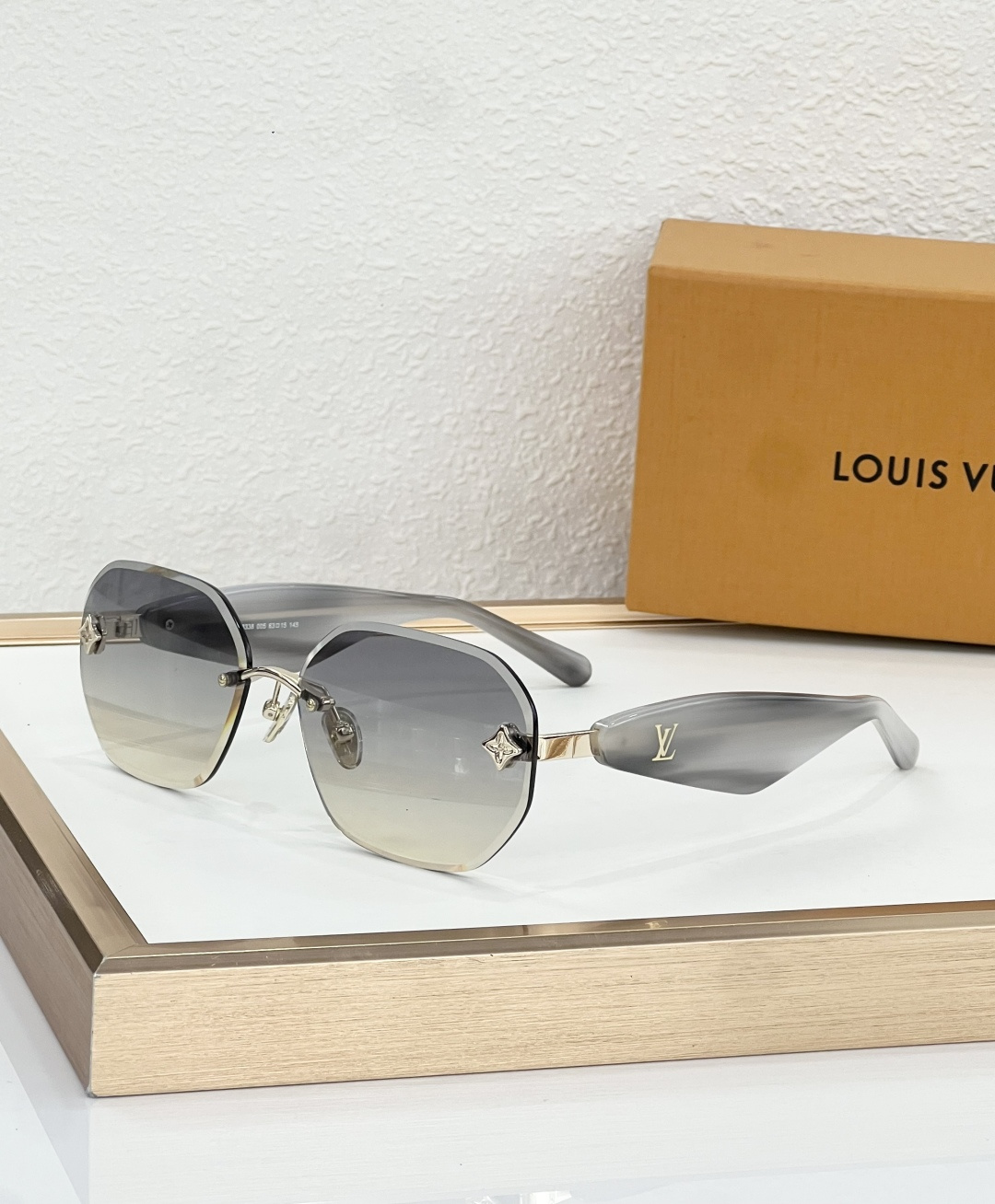 LOUIS VUITTON MODEL：Z8338 SIZE：63口15-145 🐜 