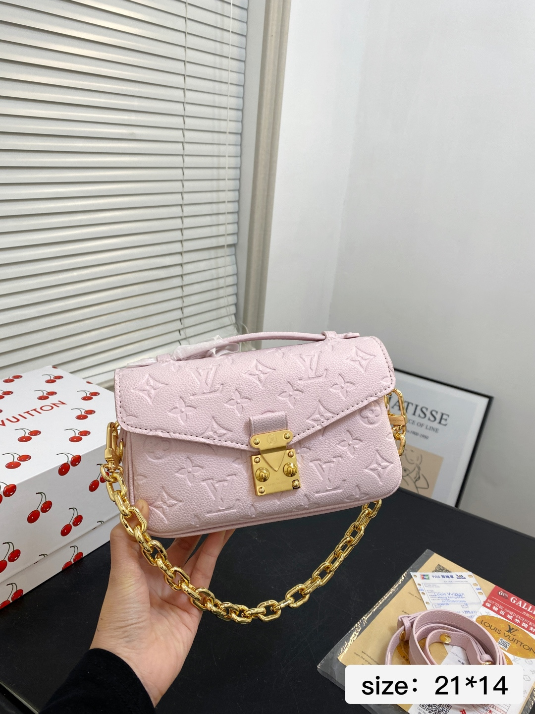 🅿️285 With Folding Box | Size 21 14 | Lv Louis Vuitton Messenger Bag | Must Recommend This Season Every Year | Because It’s So Classic So Pretty | 2200