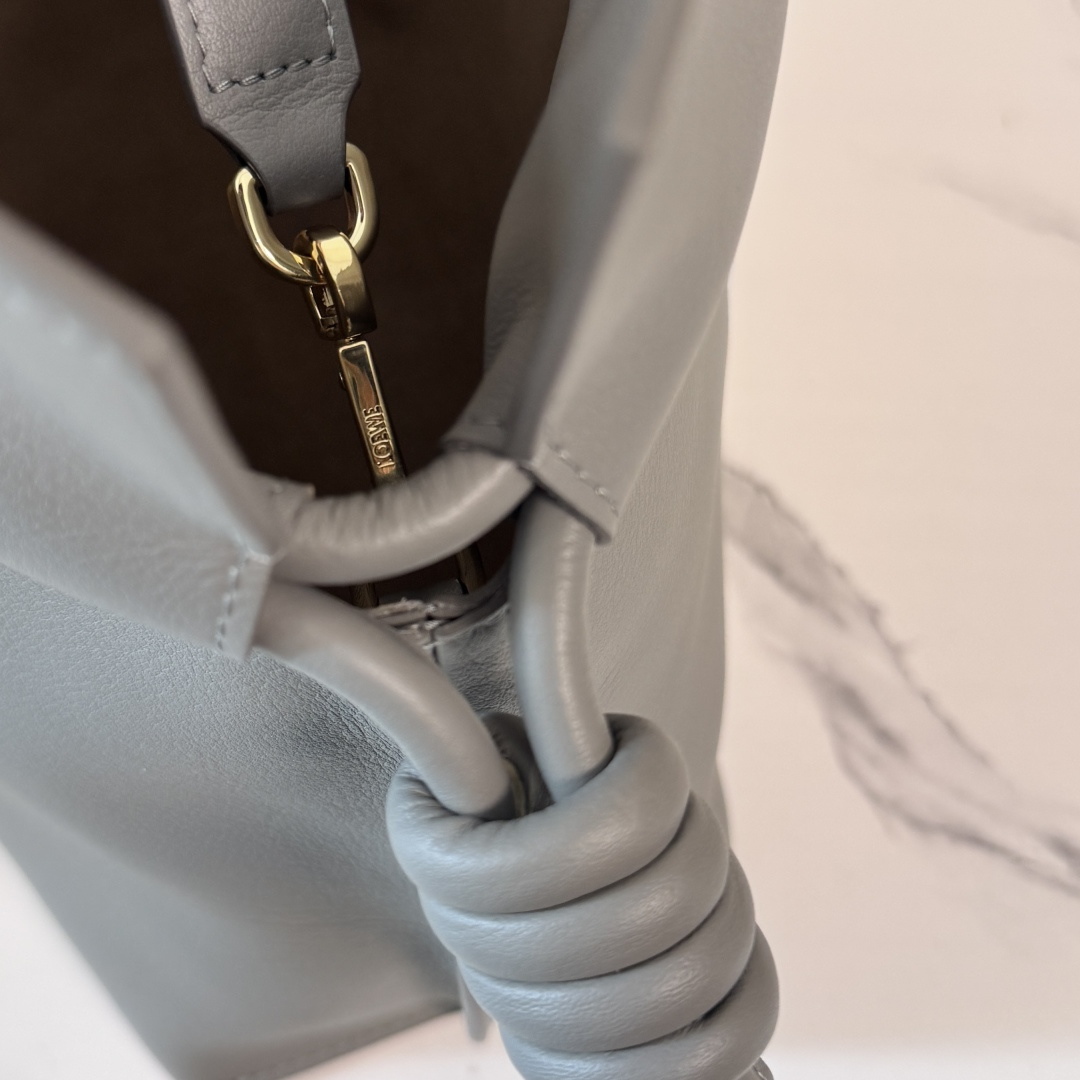 L⊚℮w℮🌟 新版本 Flamenco LandscaPe福袋🆕以柔软材质制造就慵懒风格，拉绳设计饰有历