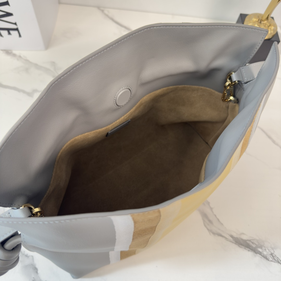 L⊚℮w℮🌟 新版本 Flamenco LandscaPe福袋🆕以柔软材质制造就慵懒风格，拉绳设计饰有历