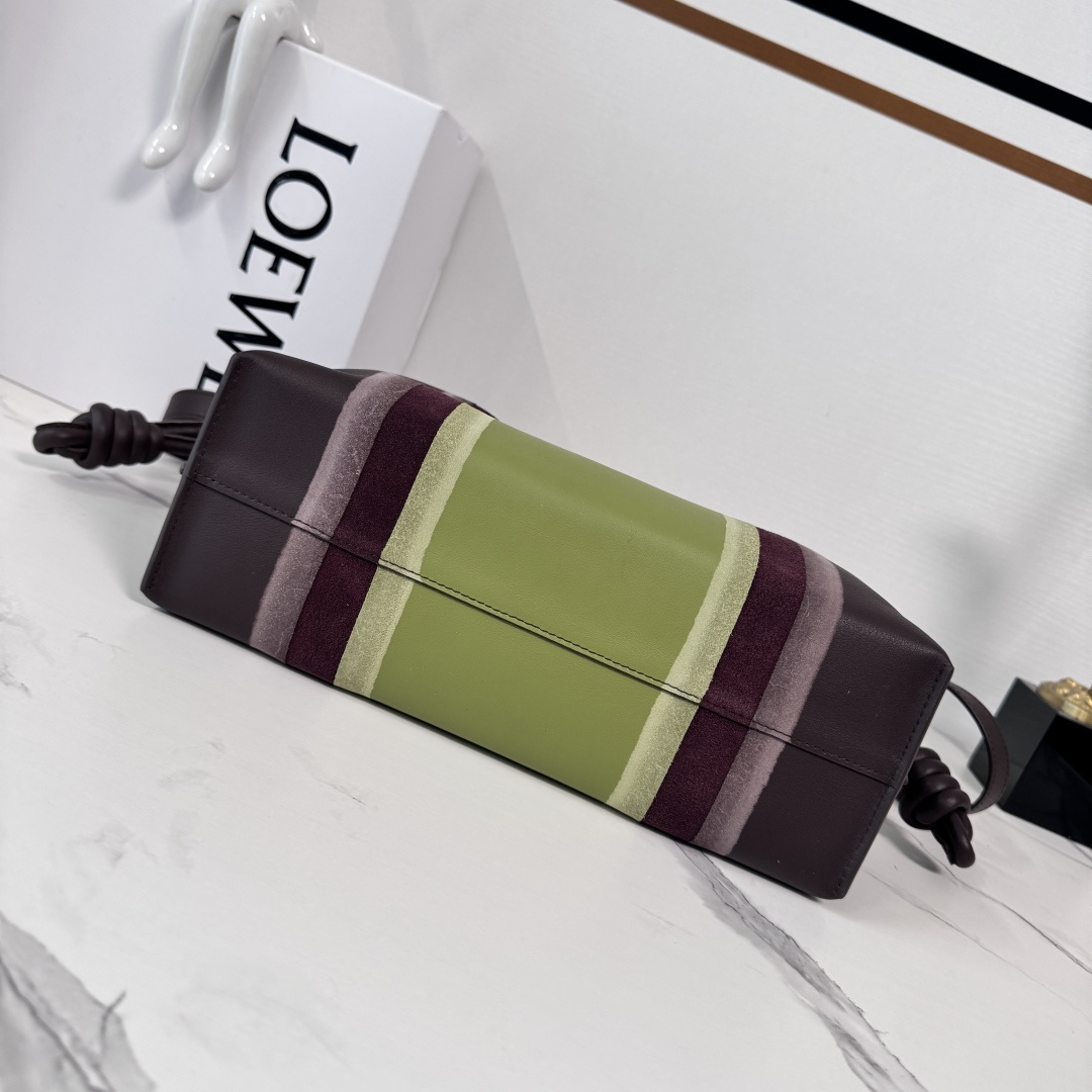 L⊚℮w℮🌟 新版本 Flamenco LandscaPe福袋🆕以柔软材质制造就慵懒风格，拉绳设计饰有历