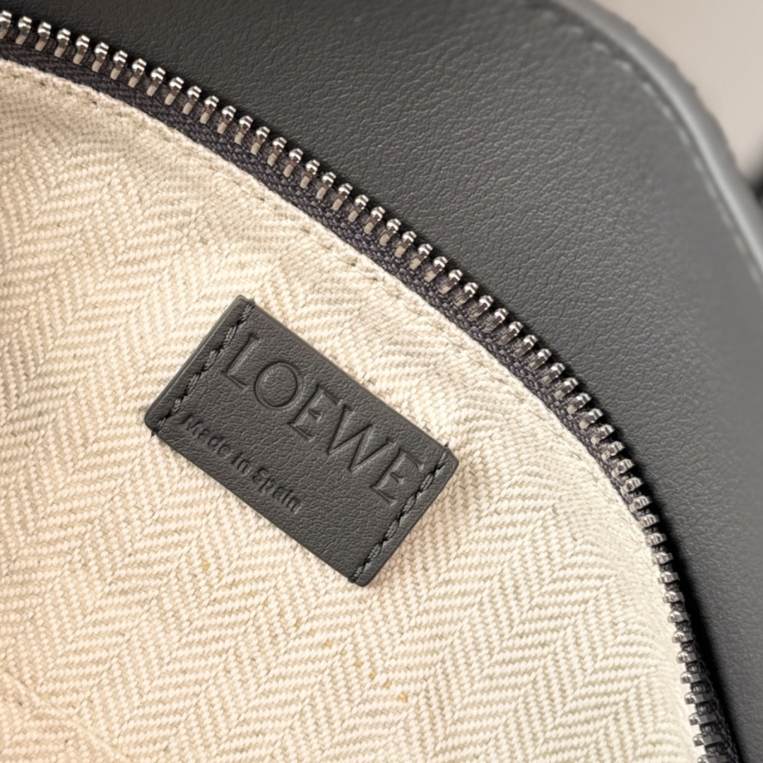 L⊚℮w℮🌟新版本🆕 小号柔软牛皮革Puzzle Edge手袋𝑳家🆕推出的首次亮相手提包*长方体形状和精