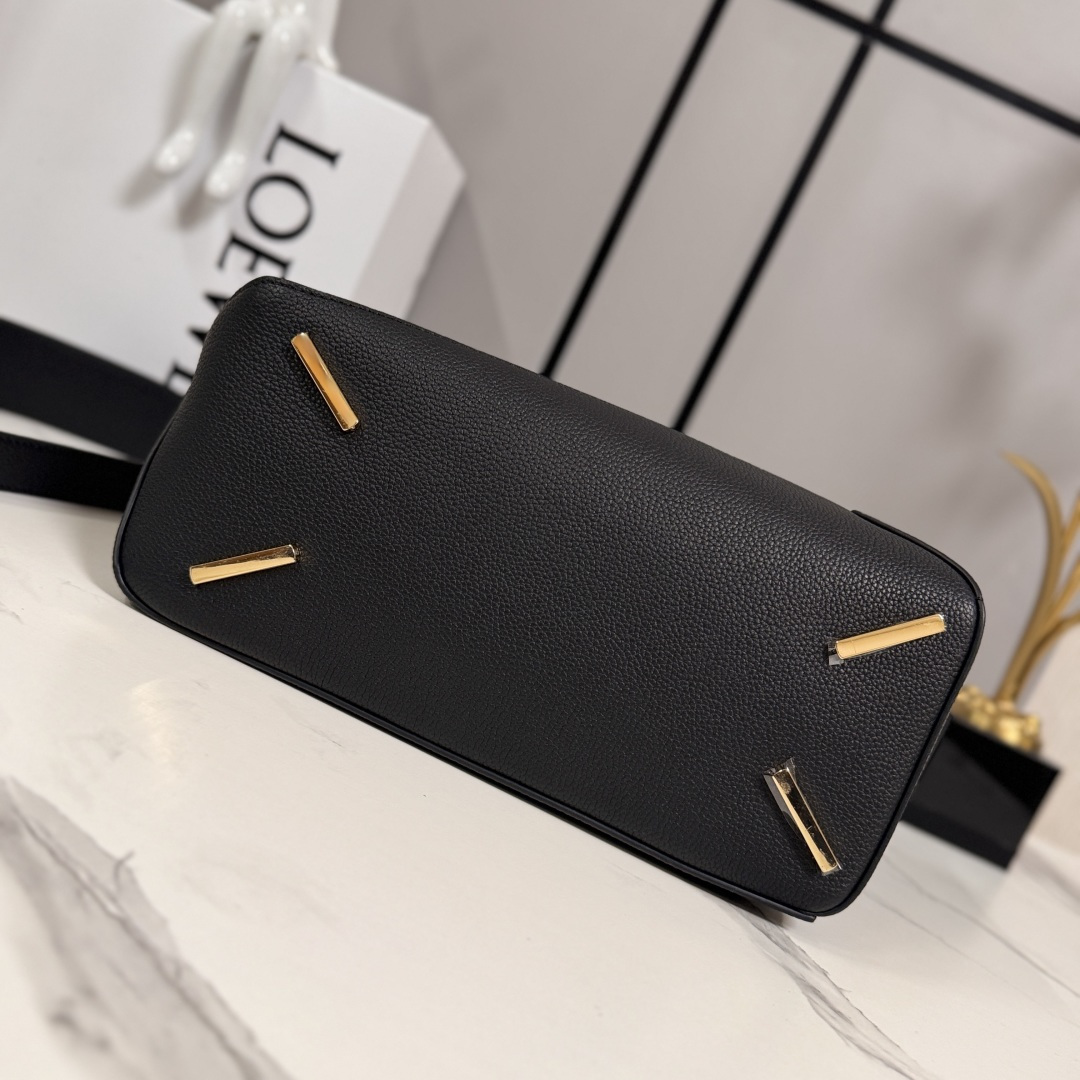 L⊚℮w℮🌟 🔥中号粒面牛皮革Puzzle 手袋🌟🆕新色LOEWE推出的首次亮相手提包*长方体形状和精确