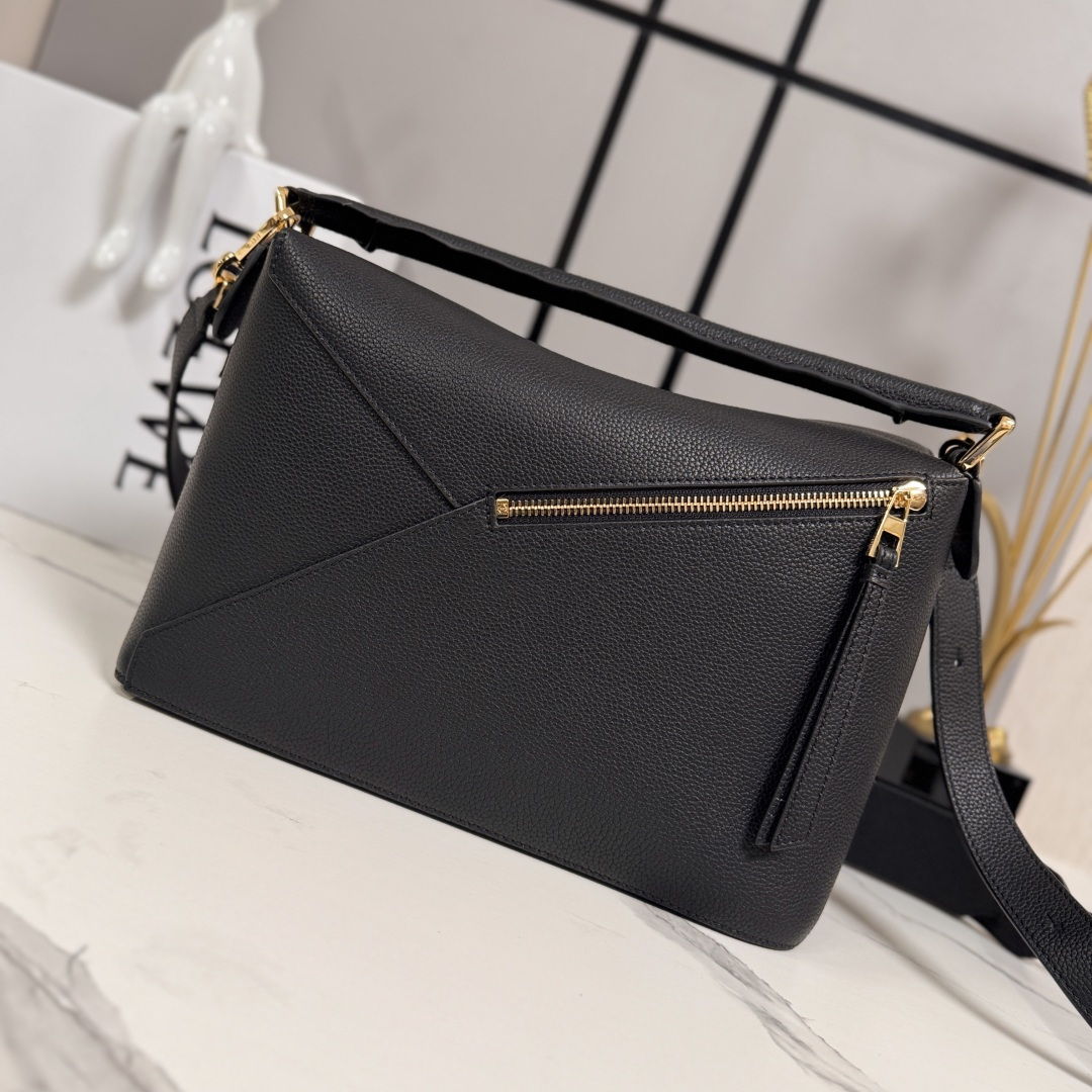 L⊚℮w℮🌟 🔥中号粒面牛皮革Puzzle 手袋🌟🆕新色LOEWE推出的首次亮相手提包*长方体形状和精确