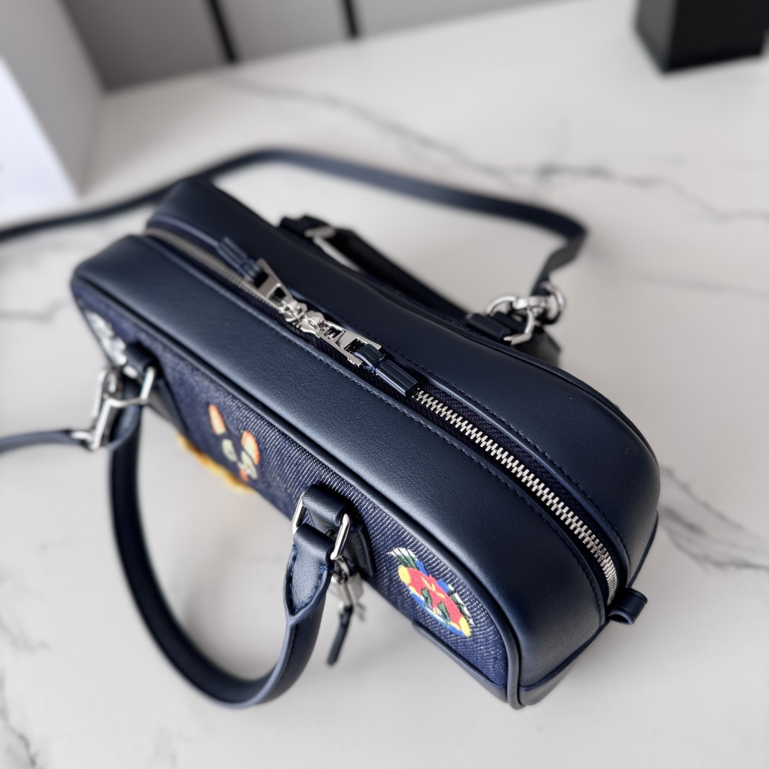 LO℮w℮🌟新款 丹宁布 Amazona 23 CroPPed 手袋 *保龄球包🎳最新尺寸🆕诞生于197