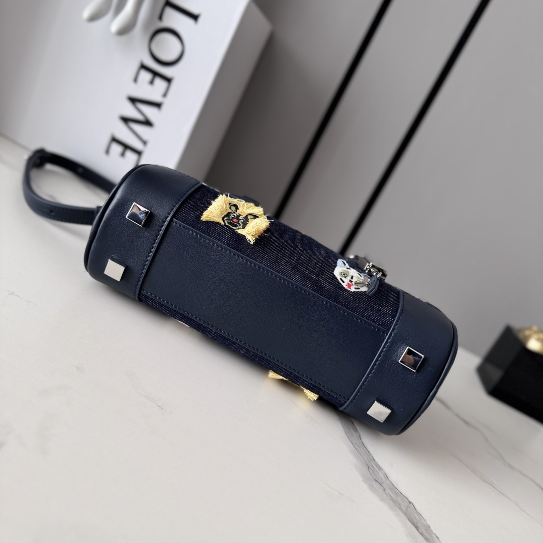 LO℮w℮🌟新款 丹宁布 Amazona 23 CroPPed 手袋 *保龄球包🎳最新尺寸🆕诞生于197