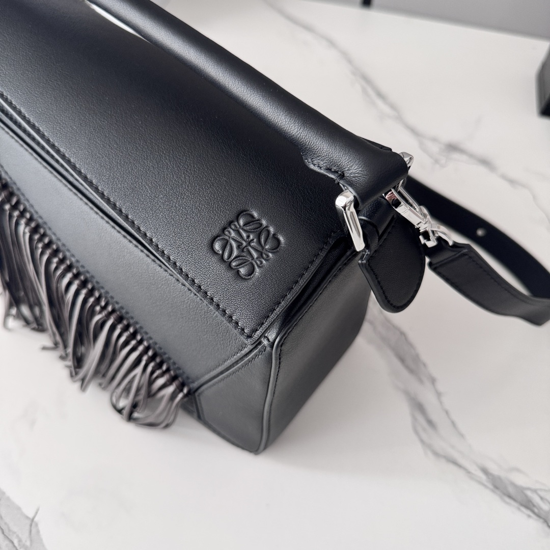 L⊚℮w℮🌟新款🆕小号经典牛皮革Fringe Puzzle手袋Puzzle 以别具一格的几何线条勾勒长方