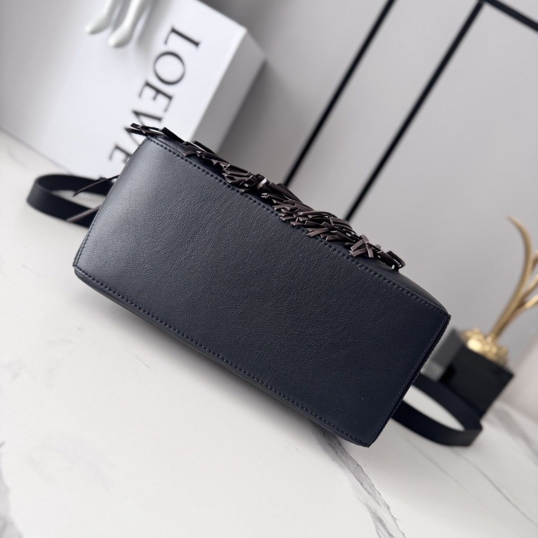 L⊚℮w℮🌟新款🆕小号经典牛皮革Fringe Puzzle手袋Puzzle 以别具一格的几何线条勾勒长方