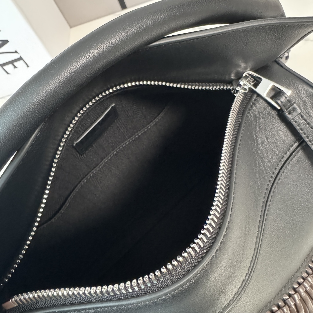 L⊚℮w℮🌟新款🆕小号经典牛皮革Fringe Puzzle手袋Puzzle 以别具一格的几何线条勾勒长方