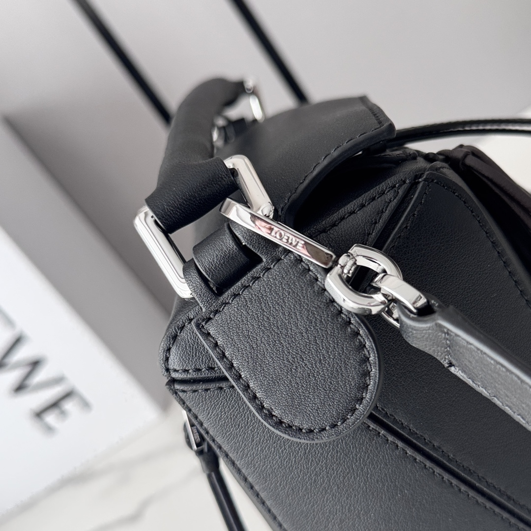 L⊚℮w℮🌟新款🆕小号经典牛皮革Fringe Puzzle手袋Puzzle 以别具一格的几何线条勾勒长方