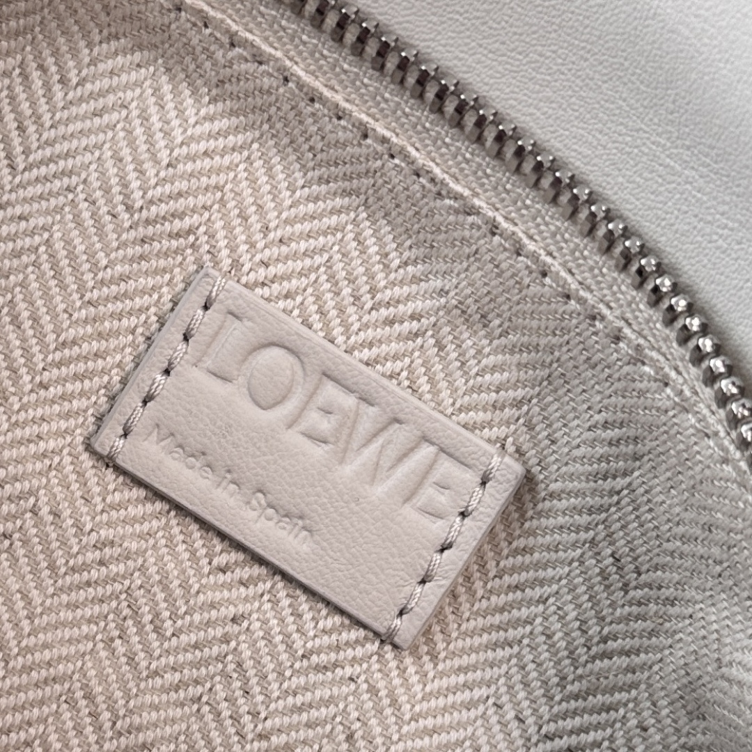 L⊚℮w℮🌟新款🆕小号经典牛皮革Fringe Puzzle手袋Puzzle 以别具一格的几何线条勾勒长方