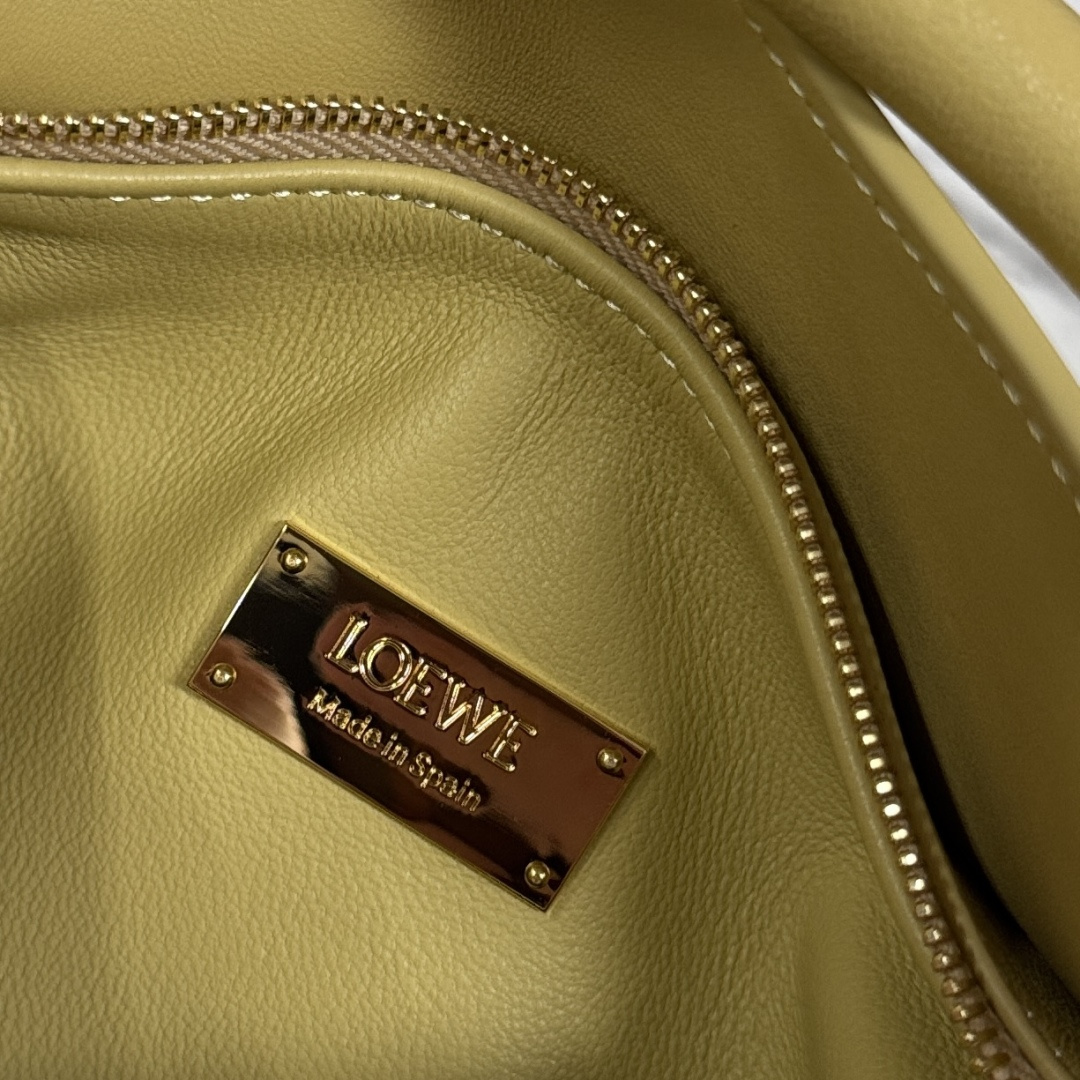 LO℮w℮🌟新款 迷你纳帕羊皮革 Featherlight Puzzle 手袋 以别具一格的几何线条勾勒