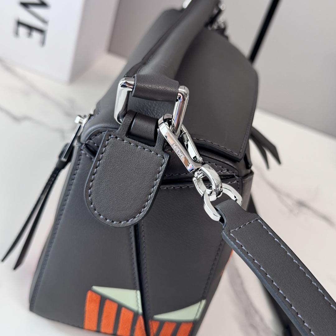Loewe Style Grey Leather Top Handle Bag Bags Top Handle Bag detail image 7 from source 770703