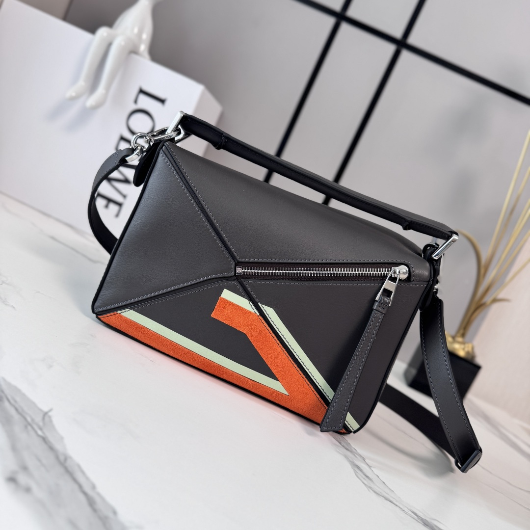 Loewe Style Grey Leather Top Handle Bag Bags Top Handle Bag detail image 3 from source 770703