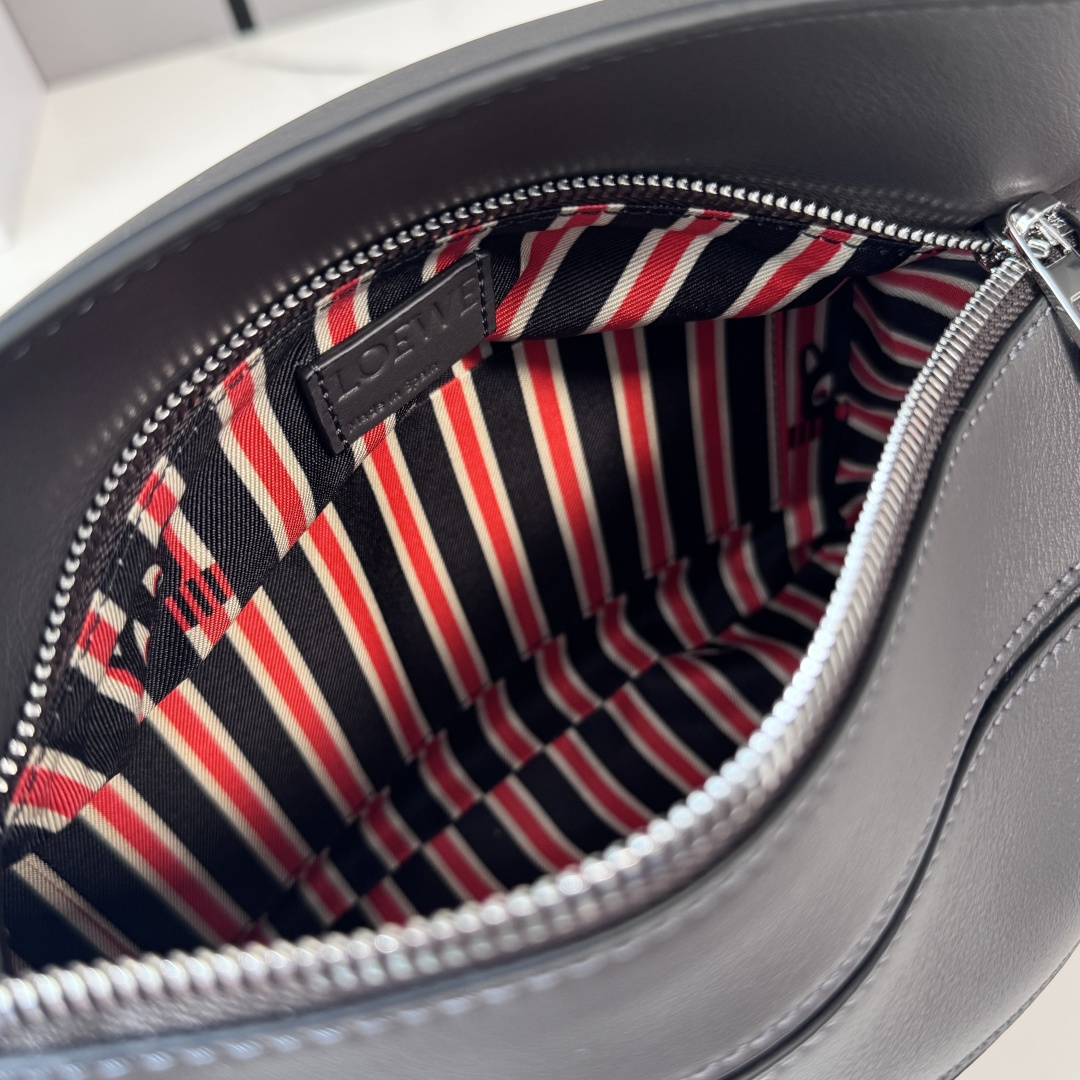 Loewe Style Grey Leather Top Handle Bag Bags Top Handle Bag detail image 8 from source 770703