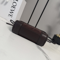 LO℮w℮🌟迷你 柔软 磨砂牛皮革Amazona 180手袋 重新诠释L家传奇手袋,呈现休闲轮廓,搭配单 LO℮w℮🌟迷你 柔软 磨砂牛皮革Amazona 180手袋 重新诠释L家传奇手袋,呈现休闲轮廓,搭配单
