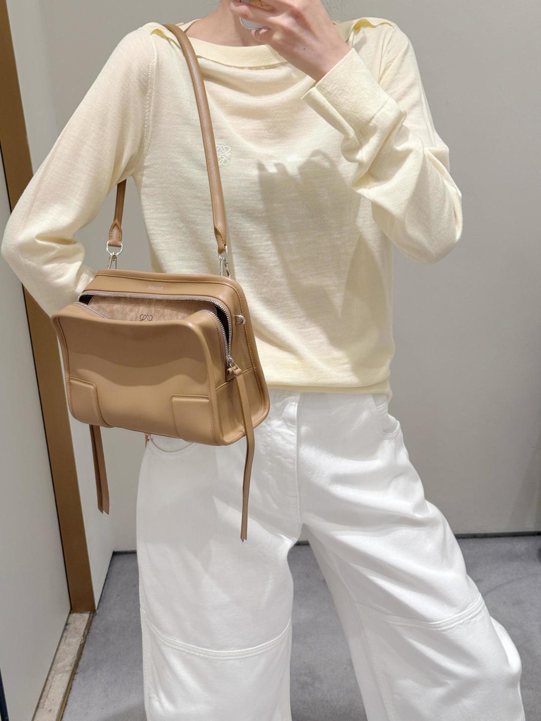 NO:851958,Luojia. New arrival!  !  !  New new color, the upper body is full of 'relaxation'~, new Amazona handbag, loewe19860909罗家.上新啦！！！新款新色 上身「松弛感」满满～,新款Amazona手袋,loewe,Bag
