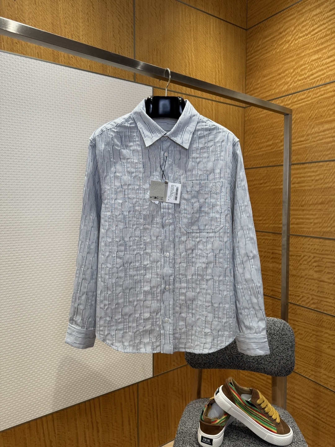 Loewe Stripes Long-Sleeve Shirt: Custom cotton fabric, comfortable and soft, with brand embroidery, versatile styling. - 图片 1