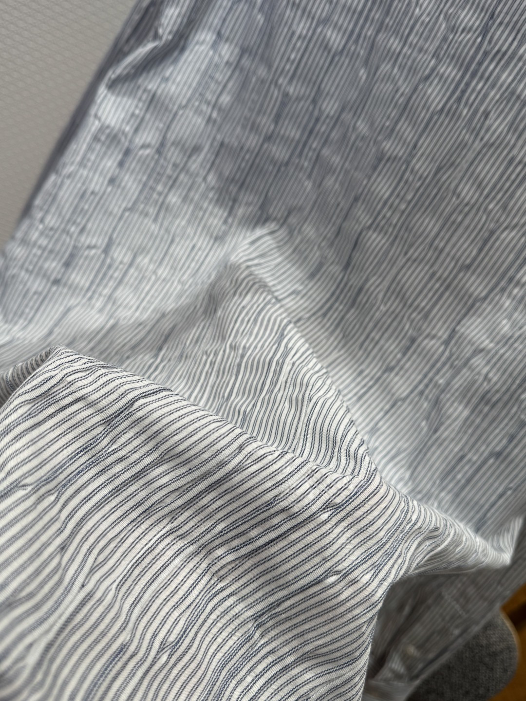 Loewe Stripes Long-Sleeve Shirt: Custom cotton fabric, comfortable and soft, with brand embroidery, versatile styling. - 图片 8