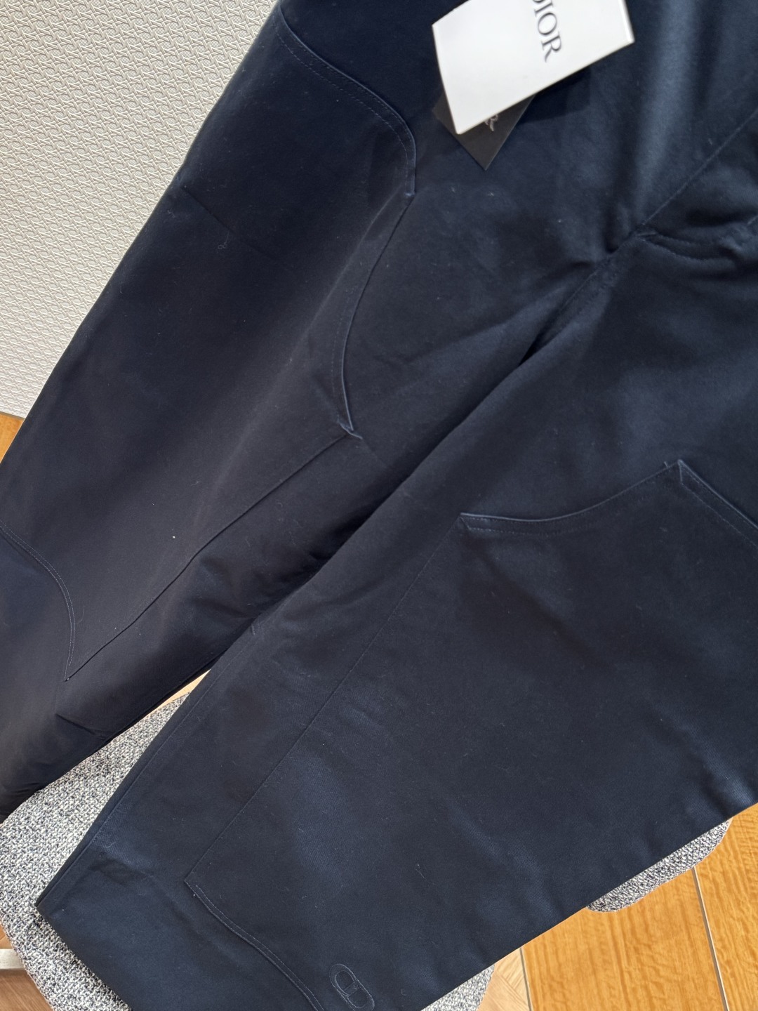 Dioro Cotton Pressured Flower Suit: Navy Blue, Delicate Texture, Tailored Design, Versatile Fashion Statement - 图片 8