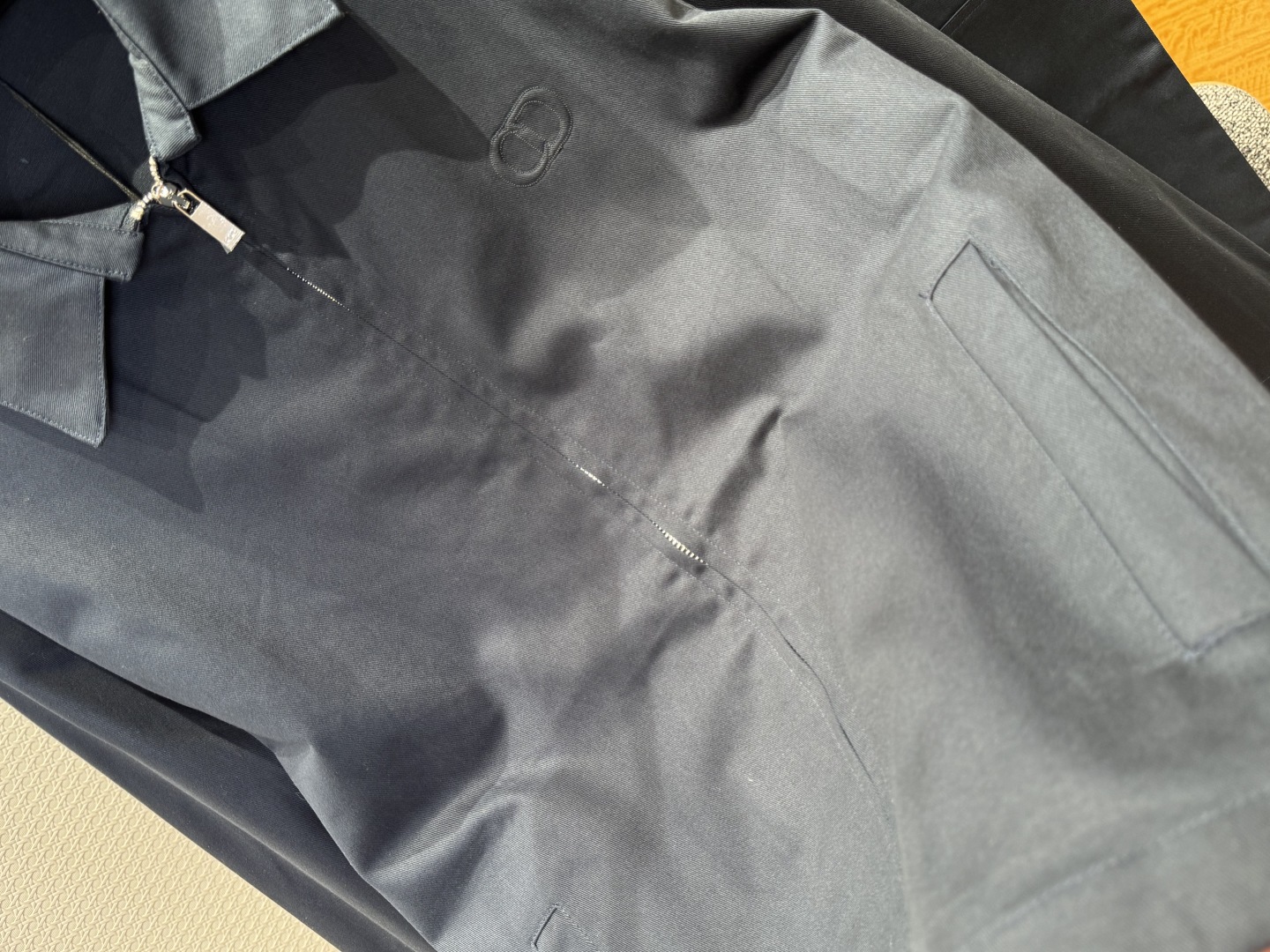 Dioro Cotton Pressured Flower Suit: Navy Blue, Delicate Texture, Tailored Design, Versatile Fashion Statement - 图片 5
