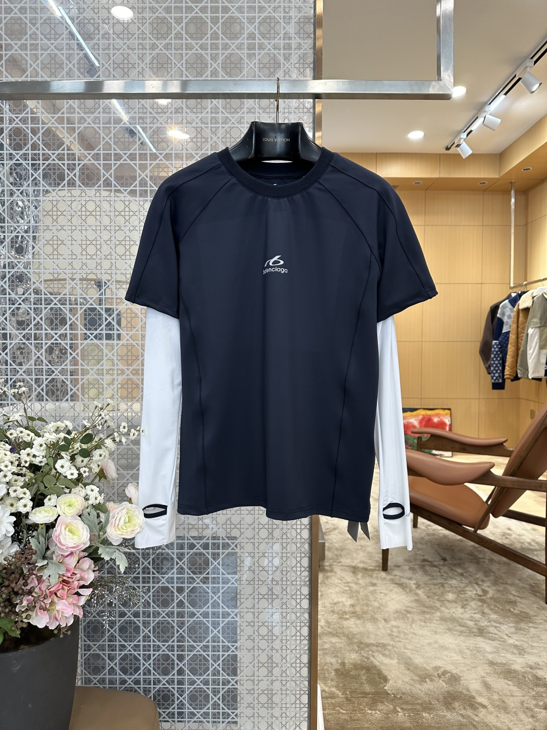 NO:892643,BAL logo fake two-piece functional layered long-sleeved T-shirt ————8838088 Material: Sports fabric Slim fit Color navy blue and white Size S/M/L/XL, Balenciaga-clothing, balenciaga, tees, t-shirt,19860909BAL徽标假两件机能分层长袖T恤 ——————8838088 材质: 运动面料 版型修身 颜色藏青拼白 尺码S/M/L/XL,巴黎世家-服装,balenciaga,tees，t-shirt,,Women's clothing
