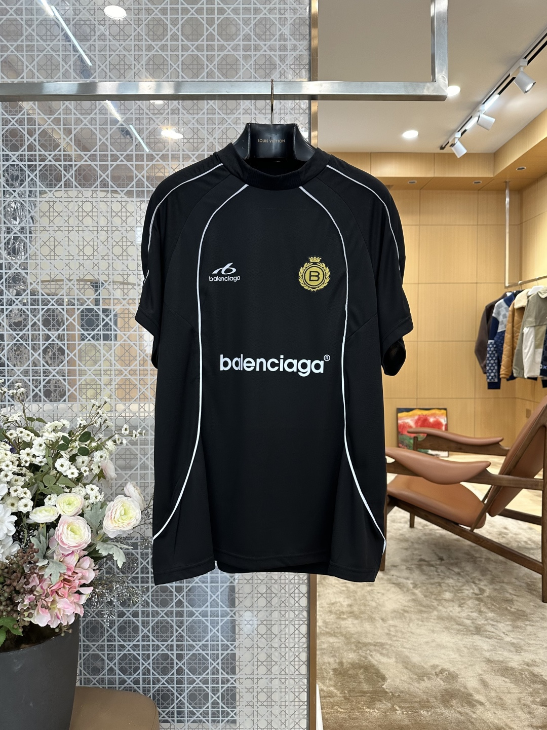 NO:892649,BAL logo sports style No. 10 jersey short-sleeved T-shirt ————8829088 Material: Quick-drying sports fabric Loose fit Color pure black Size S/M/L/XL, Balenciaga-clothing, balenciaga, T-shirt, tees, t-shirt,19860909BAL徽标运动风10号球衣短袖T恤 ——————8829088 材质: 速干运动面料 版型宽松 颜色纯黑 尺码S/M/L/XL,巴黎世家-服装,balenciaga,T-shirt,tees，t-shirt,,Women's clothing