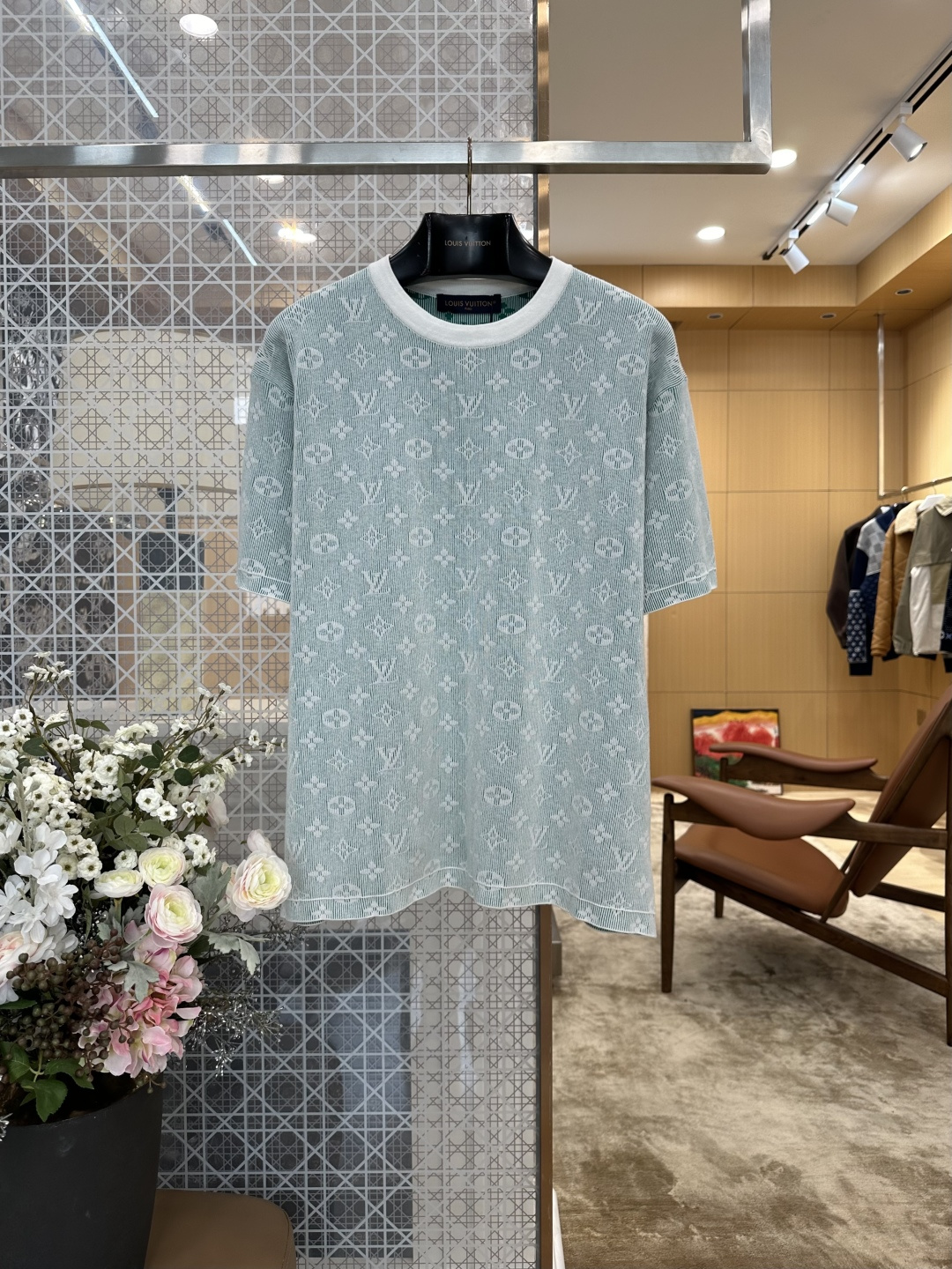 NO:899948,1V full-width dark pattern jacquard striped short-sleeved T-shirt ————8839088 Material: cotton, loose fit, color burgundy/mint green, size S/M/L/XL, Louis Vuitton-clothing, louis vuitton, T-shirt, tees, t-shirt,198609091V满幅暗纹提花坑条短袖T恤 ——————8839088 材质: 棉质 版型宽松 颜色酒红/薄荷绿 尺码S/M/L/XL,路易威登-服装,louis vuitton,T-shirt,tees，t-shirt,,Women's clothing