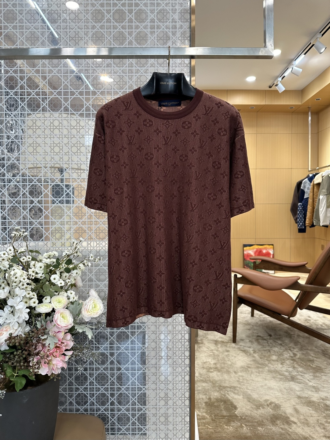 NO:897582,1V full-width dark pattern jacquard striped short-sleeved T-shirt ————8839088 Material: cotton, loose fit, color burgundy/mint green, size S/M/L/XL, Louis Vuitton-clothing, louis vuitton, T-shirt, tees, t-shirt,198609091V满幅暗纹提花坑条短袖T恤 ——————8839088 材质: 棉质 版型宽松 颜色酒红/薄荷绿 尺码S/M/L/XL,路易威登-服装,louis vuitton,T-shirt,tees，t-shirt,,Women's clothing