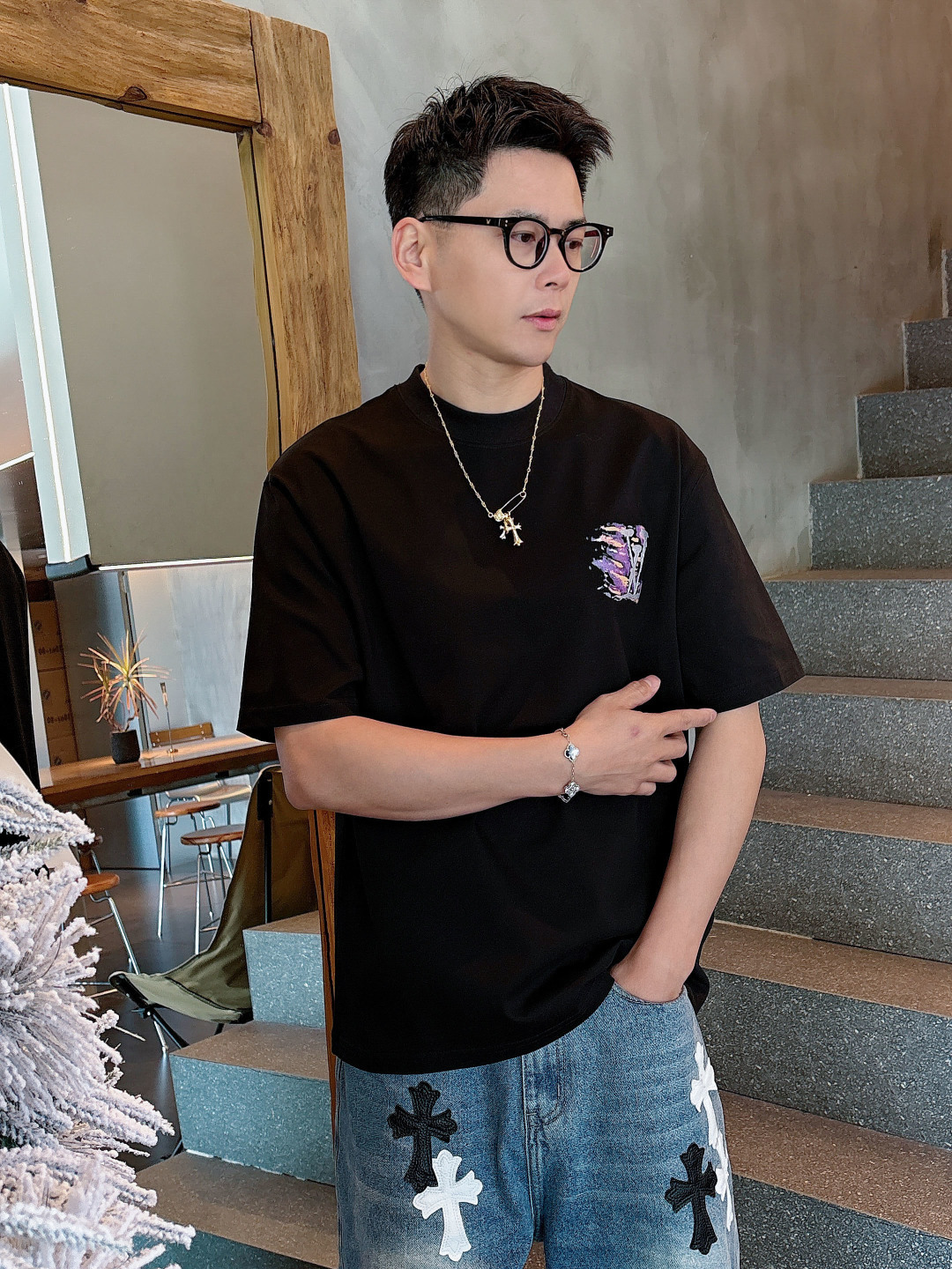 NO:452195,LV/Louis Vuitton 2025 Spring and Summer New Products, Complete Three Standards, Round Neck Pure Cotton Short-Sleeve T-Shirts, Don’t need to introduce too much good products, look at the details, Counter Code M-XXXL / Suggestions, L,,louis vuitton,louis vuitton,T-shirt,tees,t-shirt,alexander wang19860909LV/路易威登 2025春夏新品 三标齐全 圆领纯棉短袖T恤 好货不用过多介绍 看细节 专柜码数M-XXXL /建议L,,louis vuitton,louis vuitton,T-shirt,tees，t-shirt,alexander wang,Men's clothing