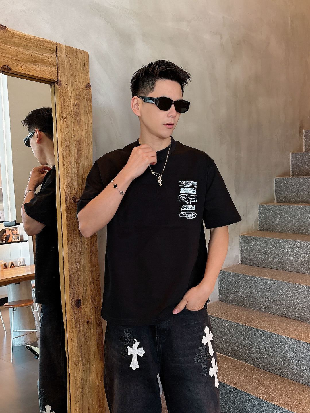 NO:452154,Dior/Dior 2025 spring and summer new product, complete three standards, round neck pure cotton short-sleeved T-shirt, no need to introduce too much good products, look at the details, counter code M-XXXL / Suggestions L,,dior,dior,T-shirt,tees,t-shirt,alexander wang19860909Dior/迪奥 2025春夏新品 三标齐全 圆领纯棉短袖T恤 好货不用过多介绍 看细节 专柜码数M-XXXL /建议L,,dior,dior,T-shirt,tees，t-shirt,alexander wang,Men's clothing