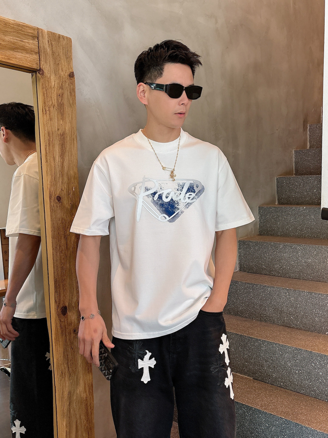 NO:452165,Prada/Prada 2025 spring and summer new product, complete three standards, round neck pure cotton short-sleeved T-shirt, don’t need to introduce too much good products, look at the details, counter code M-XXXL / Suggestions,,prada,prada,T-shirt,tees,t-shirt,alexander wang19860909Prada/普拉达 2025春夏新品 三标齐全 圆领纯棉短袖T恤 好货不用过多介绍 看细节 专柜码数M-XXXL /建议L,,prada,prada,T-shirt,tees，t-shirt,alexander wang,Men's clothing